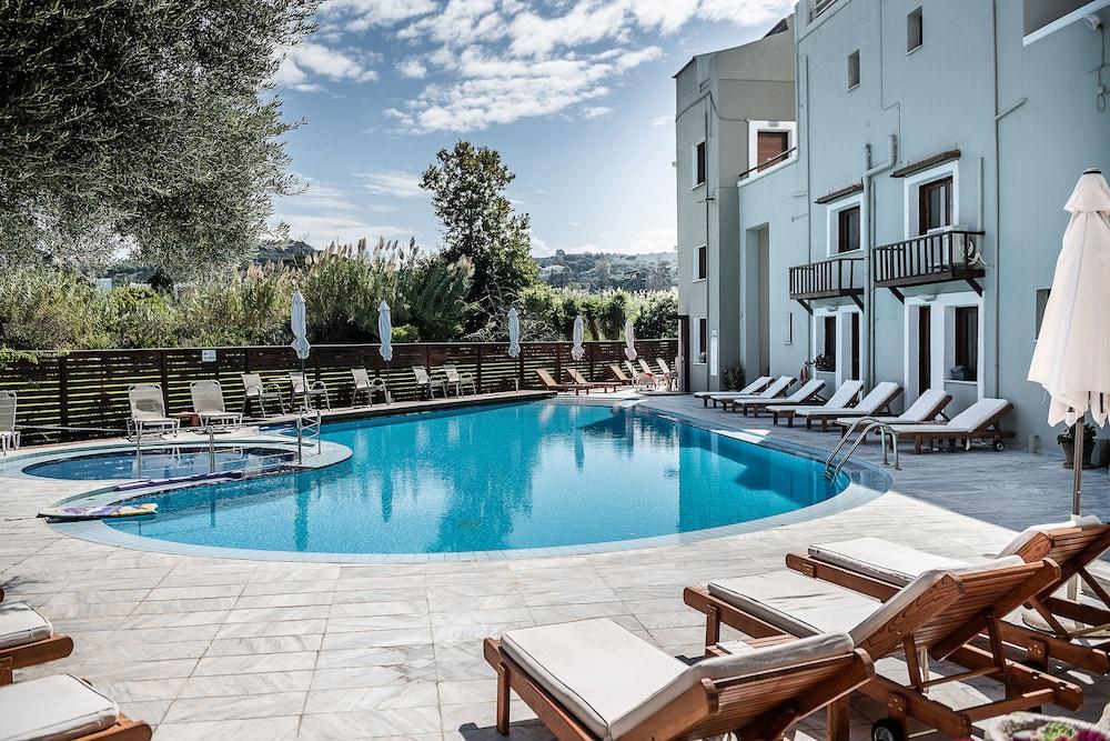 Aparthotel Casa Maria Apts