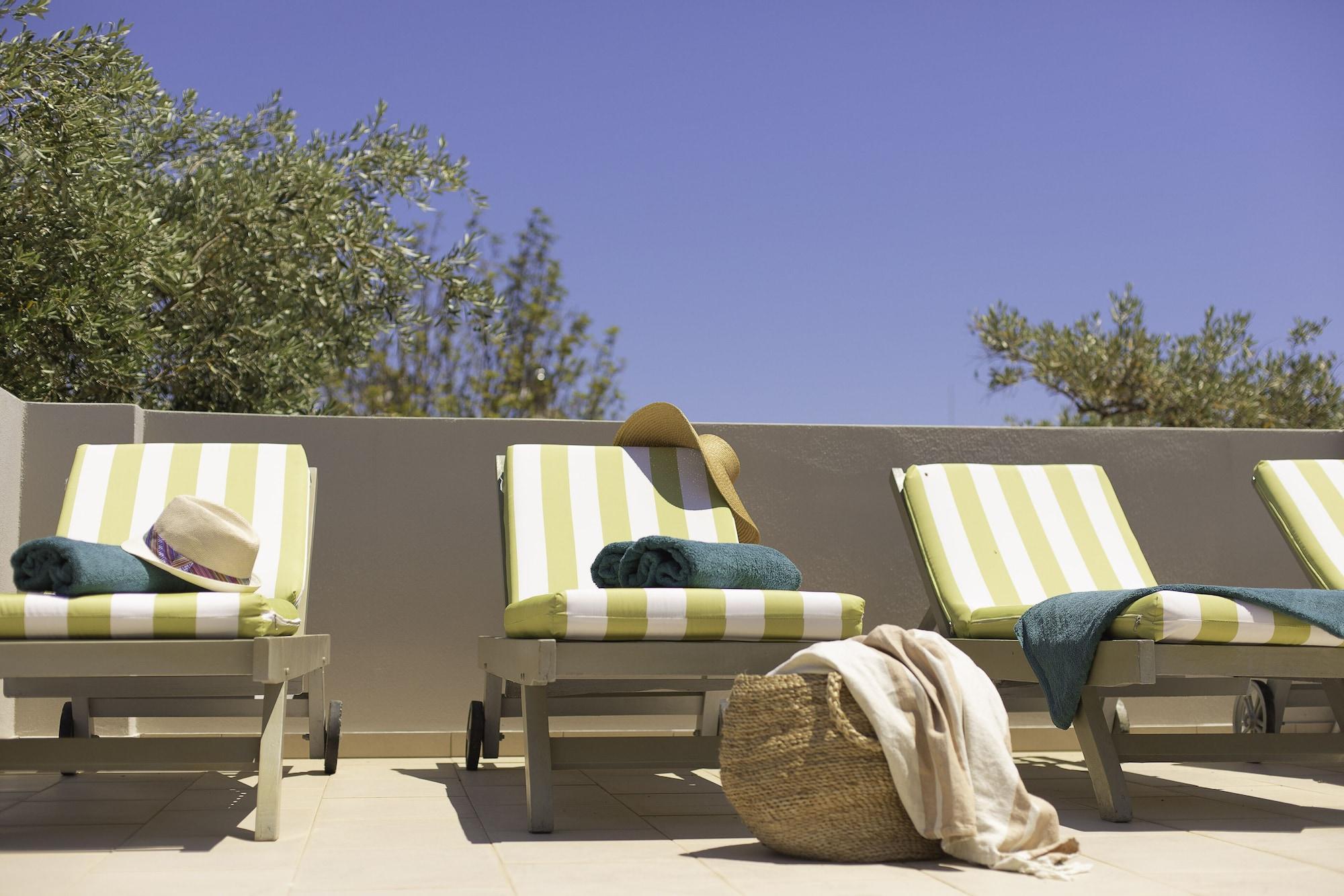 Avaton Hotel, Philian & Hotel