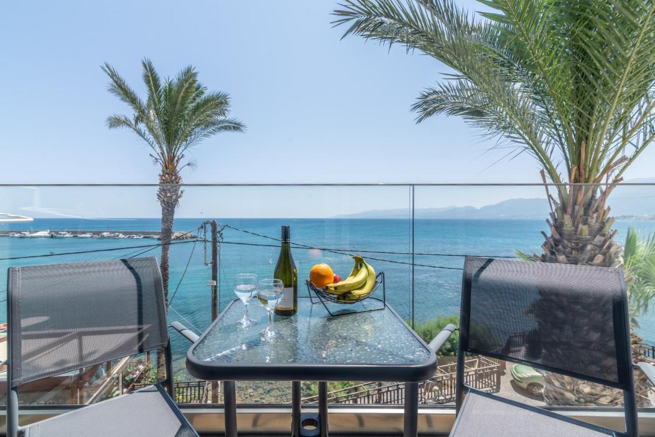 Luxury Seaside Apartment *