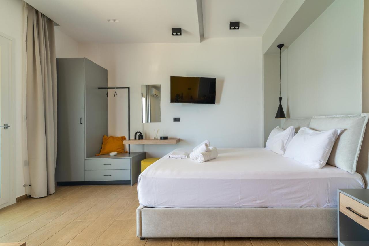 Luxury Seaside Apartment