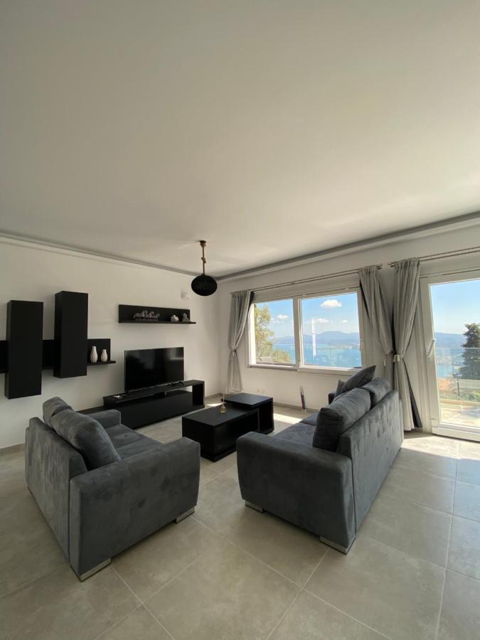 Rizaria Sea View House *