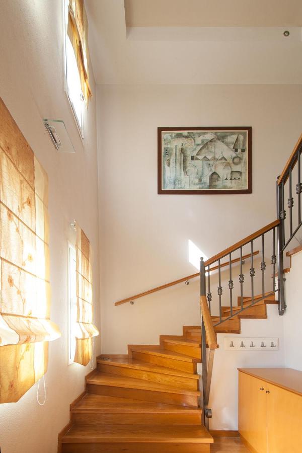Sunny Villa *