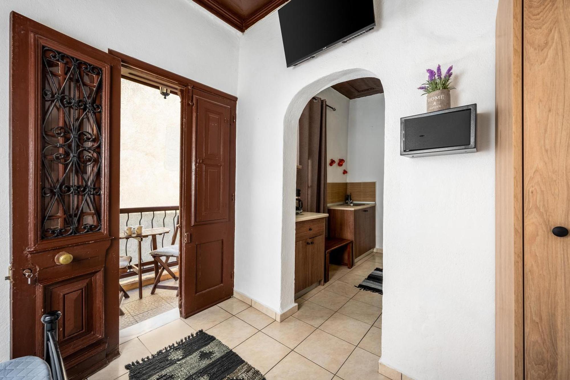Muses-old Town Apartment