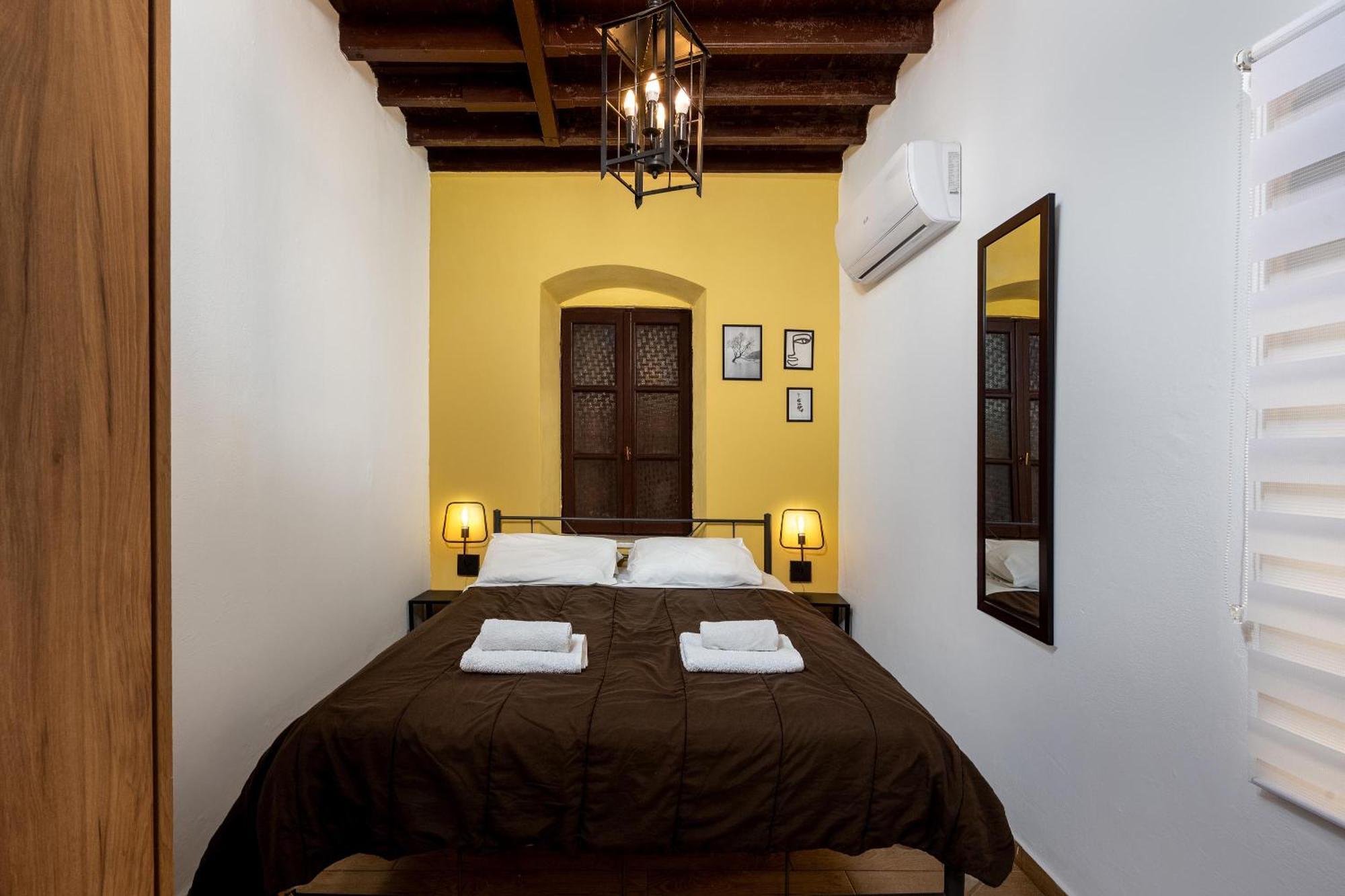 Muses-old Town Apartment *