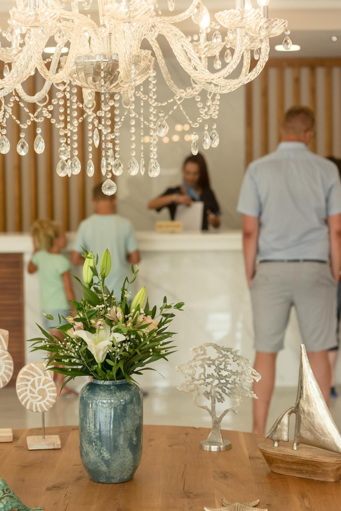 Robolla Aparthotel 4*