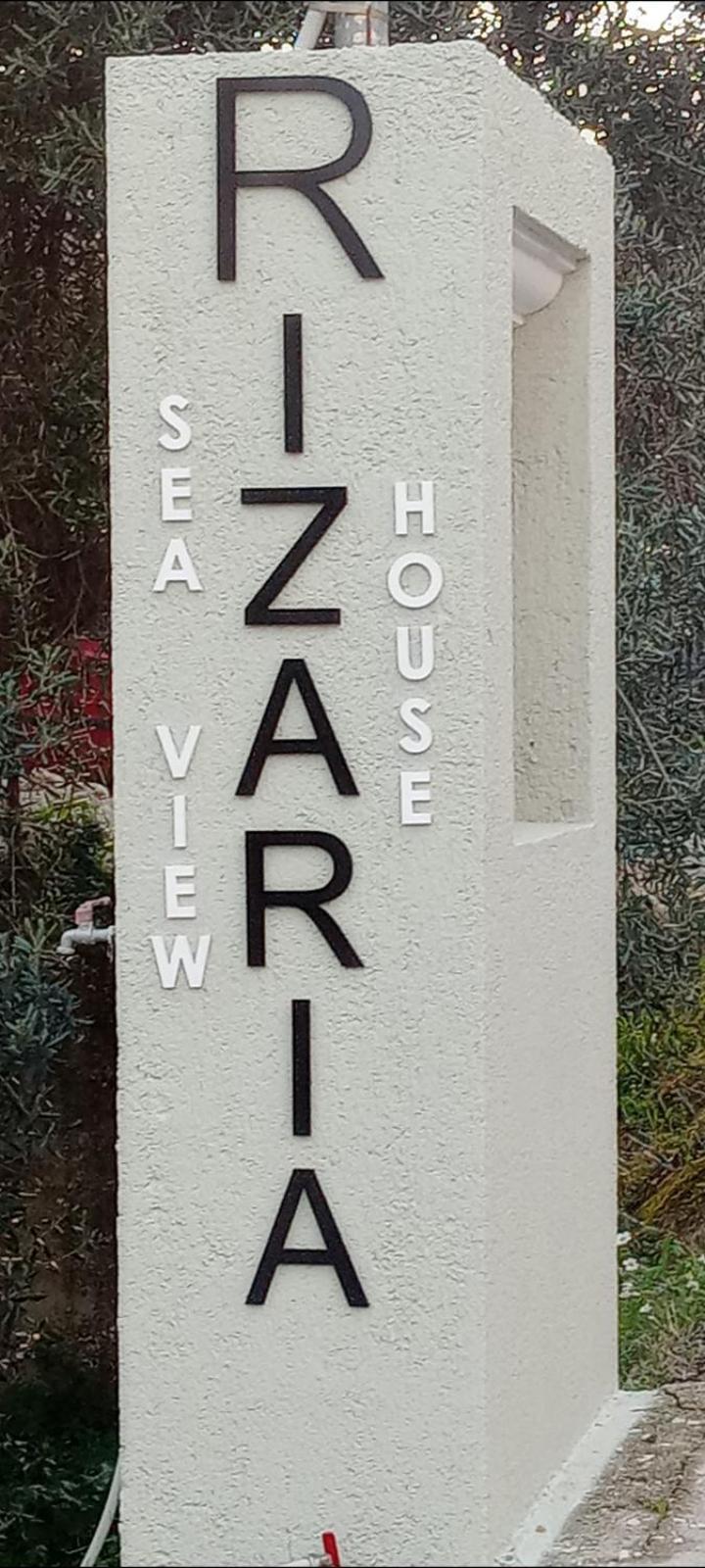 Rizaria Sea View House *