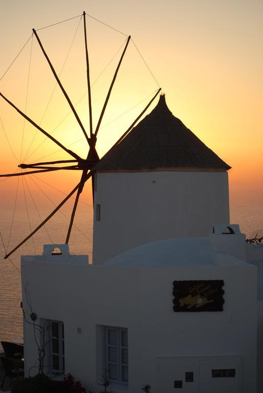 Golden Sunset * Oia (Santorini)