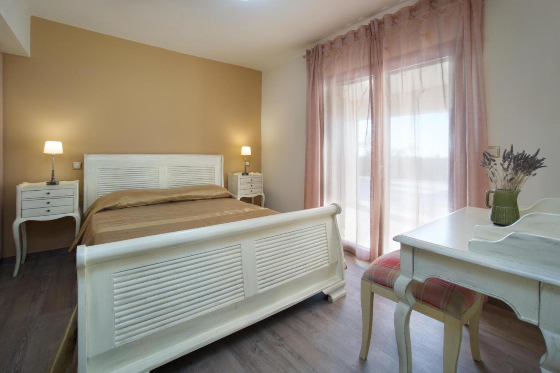 Villa Vryonis By Vintage Travel