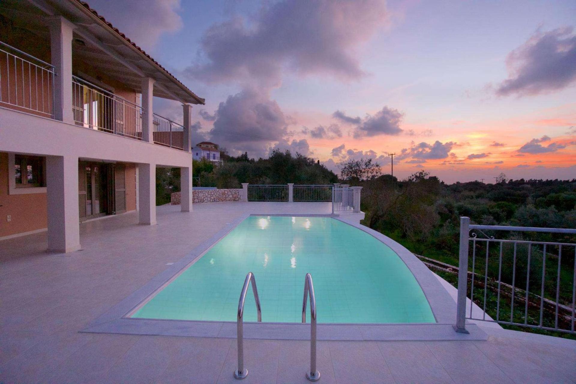 Villa Vryonis By Vintage Travel