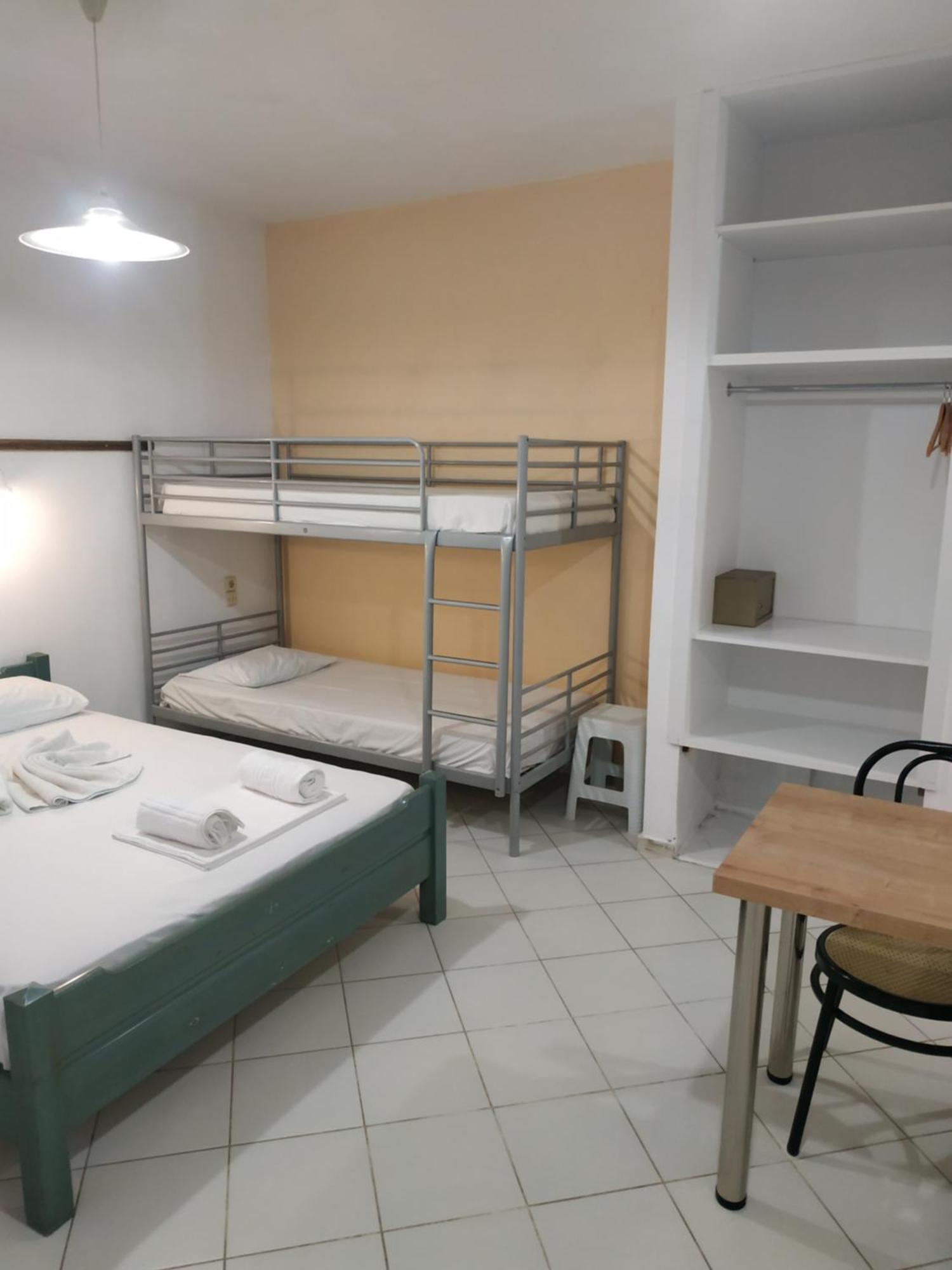 Renia Aparthotel 3*