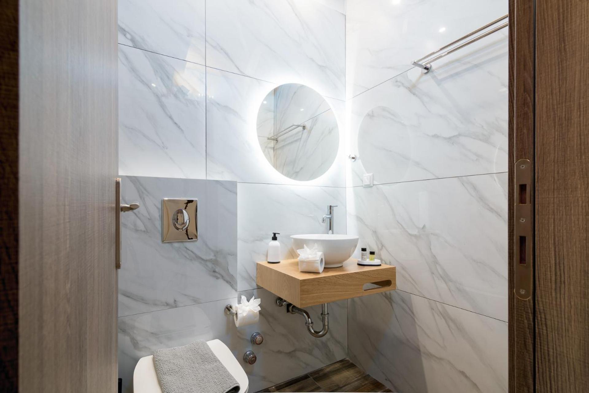 Windrose - Shared Pool Apartment *