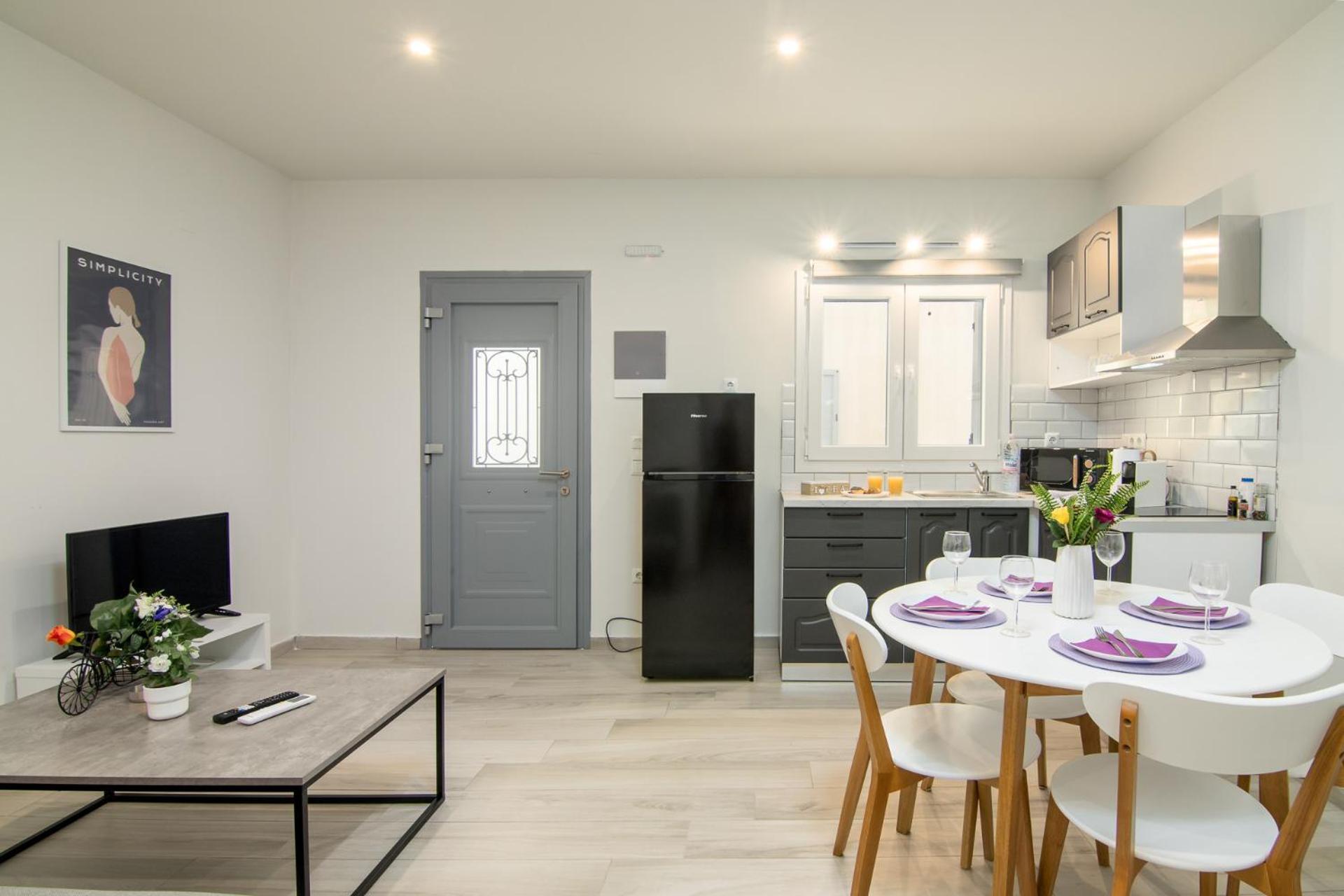 Windrose - Shared Pool Apartment *