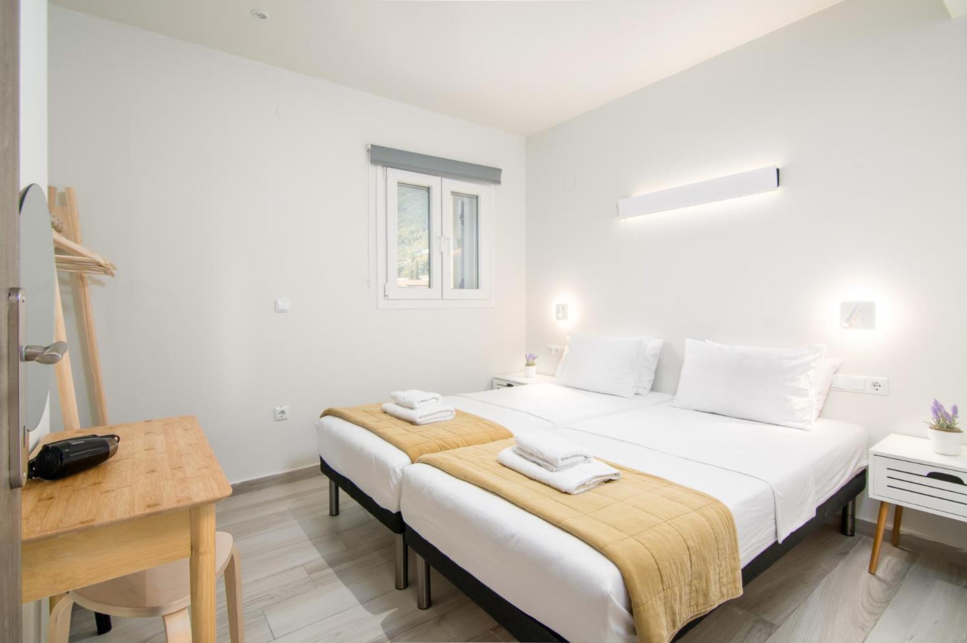 Windrose - Shared Pool Apartment