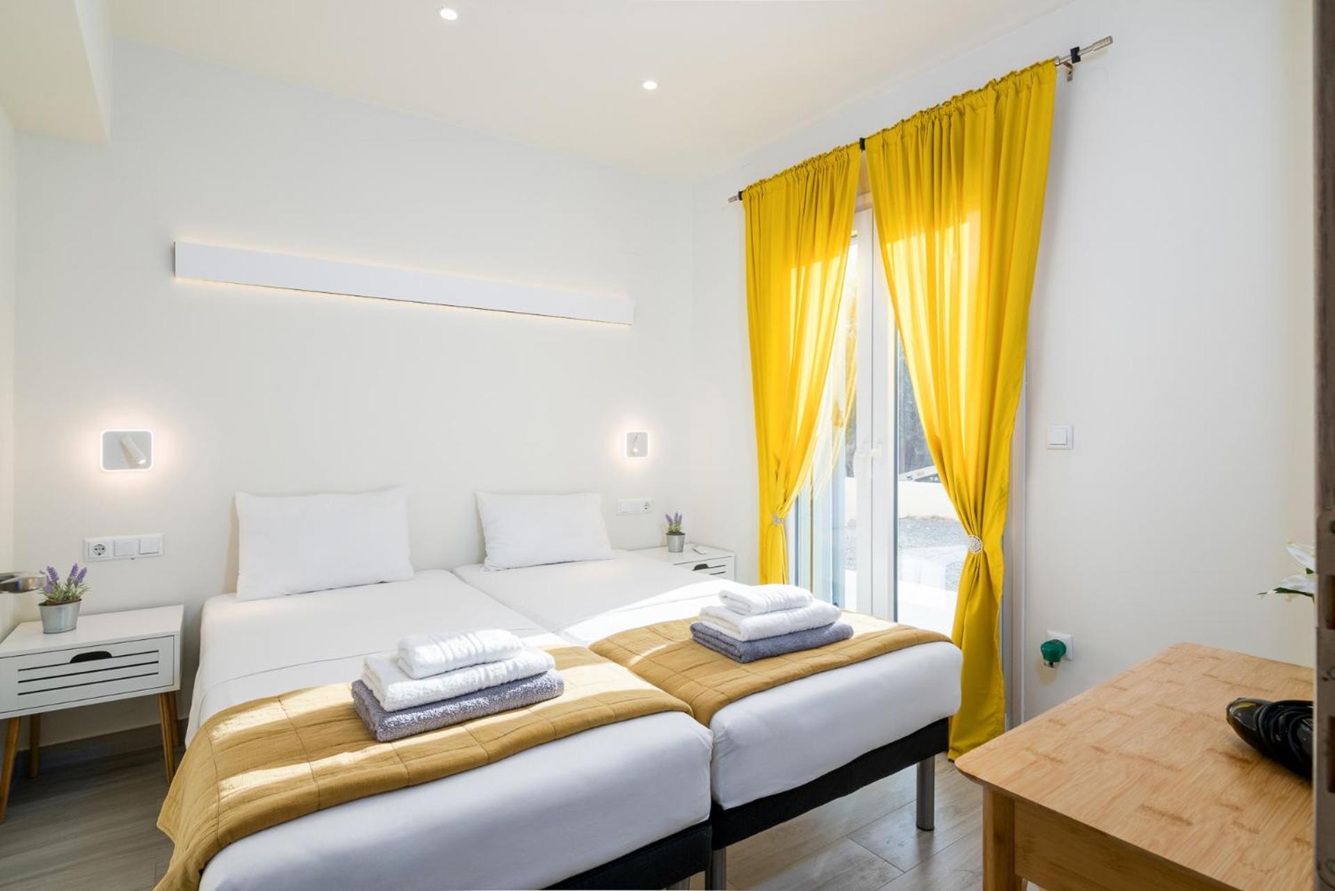 Windrose - Shared Pool Apartment Ipsos