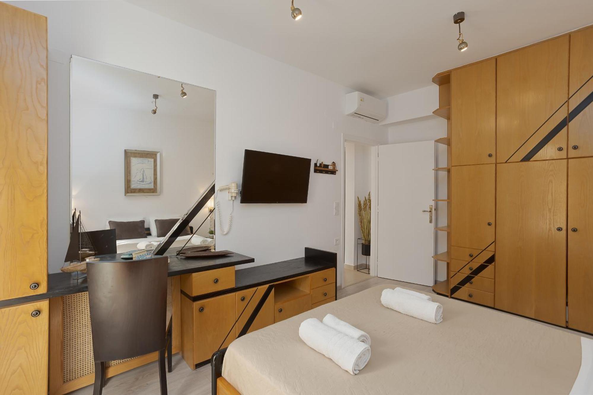 Camelot Royal Beds By Estia Aparthotel