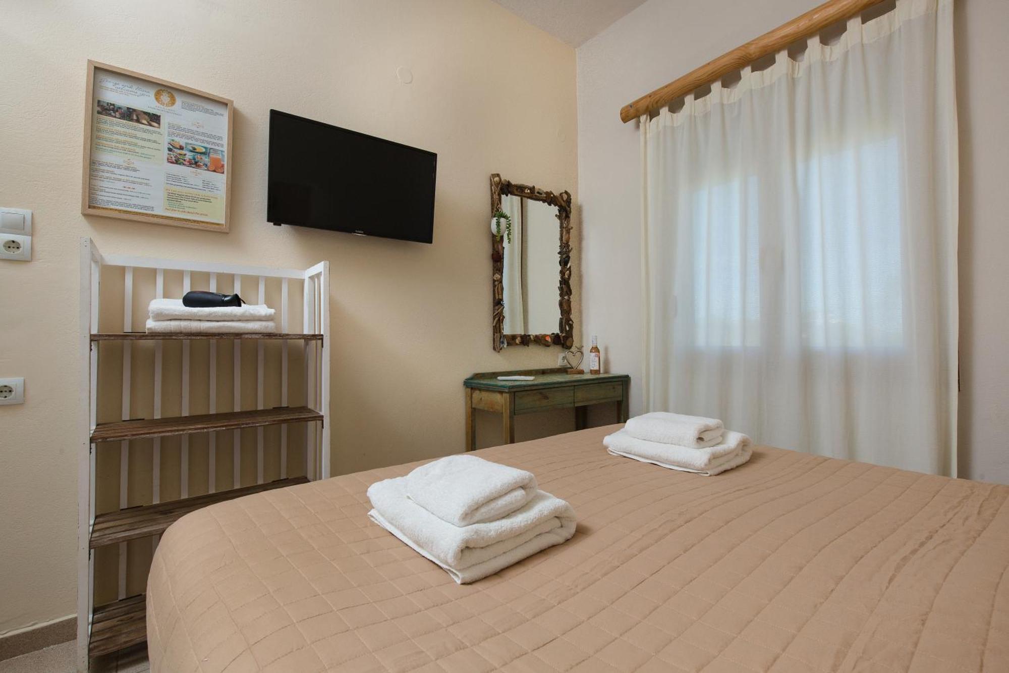 Arodamos & Apts Aparthotel