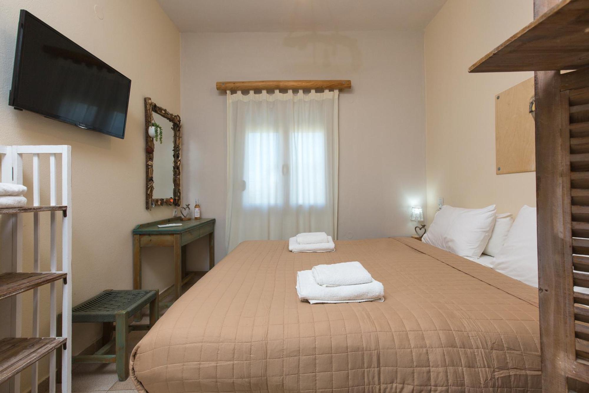 Arodamos & Apts Aparthotel 3*
