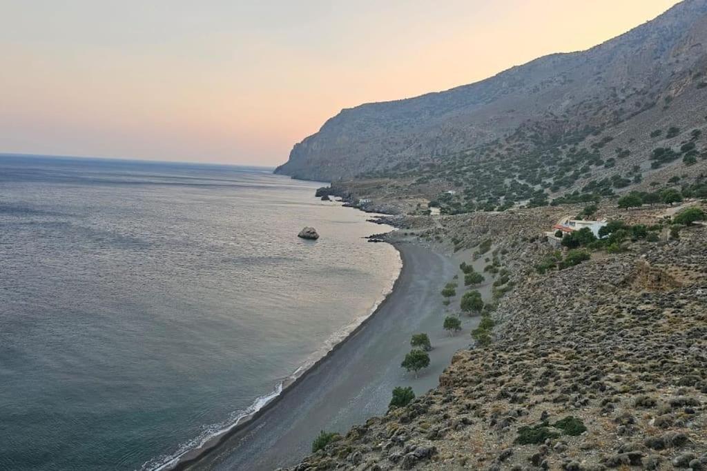 Apartment Amazing Seafront House With Private Beach Paranimfoi
