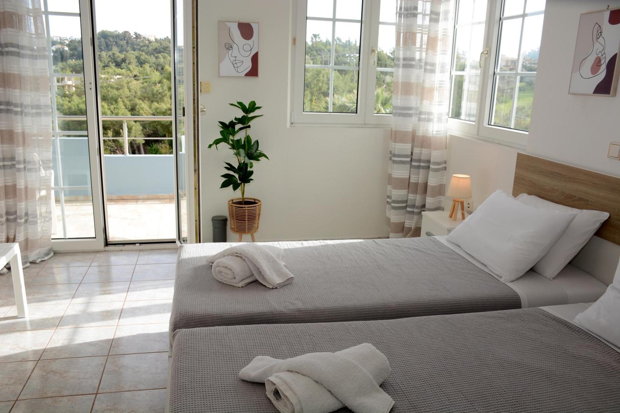 Villa Athina's With Heated Pool *