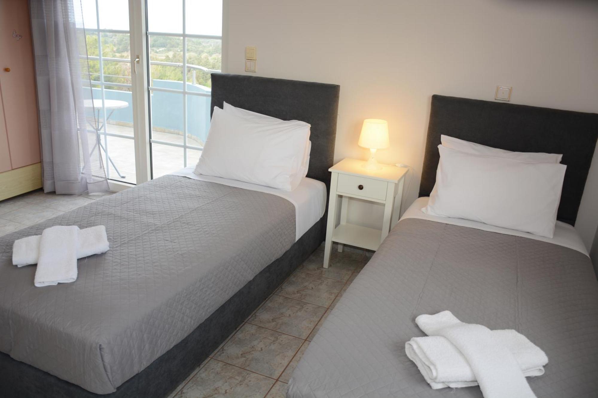 Villa Athina's With Heated Pool *