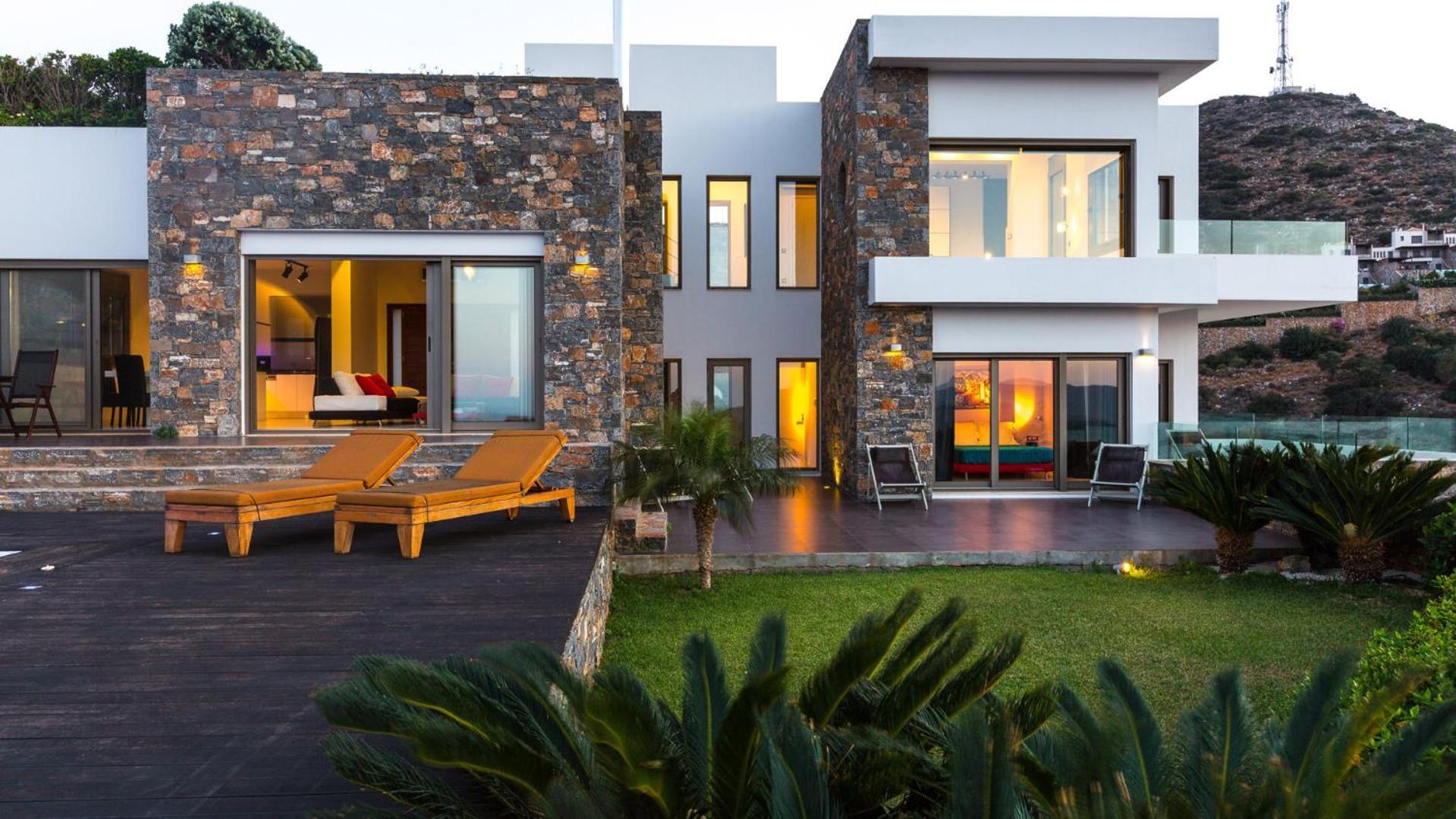 Elounda Black Pearl