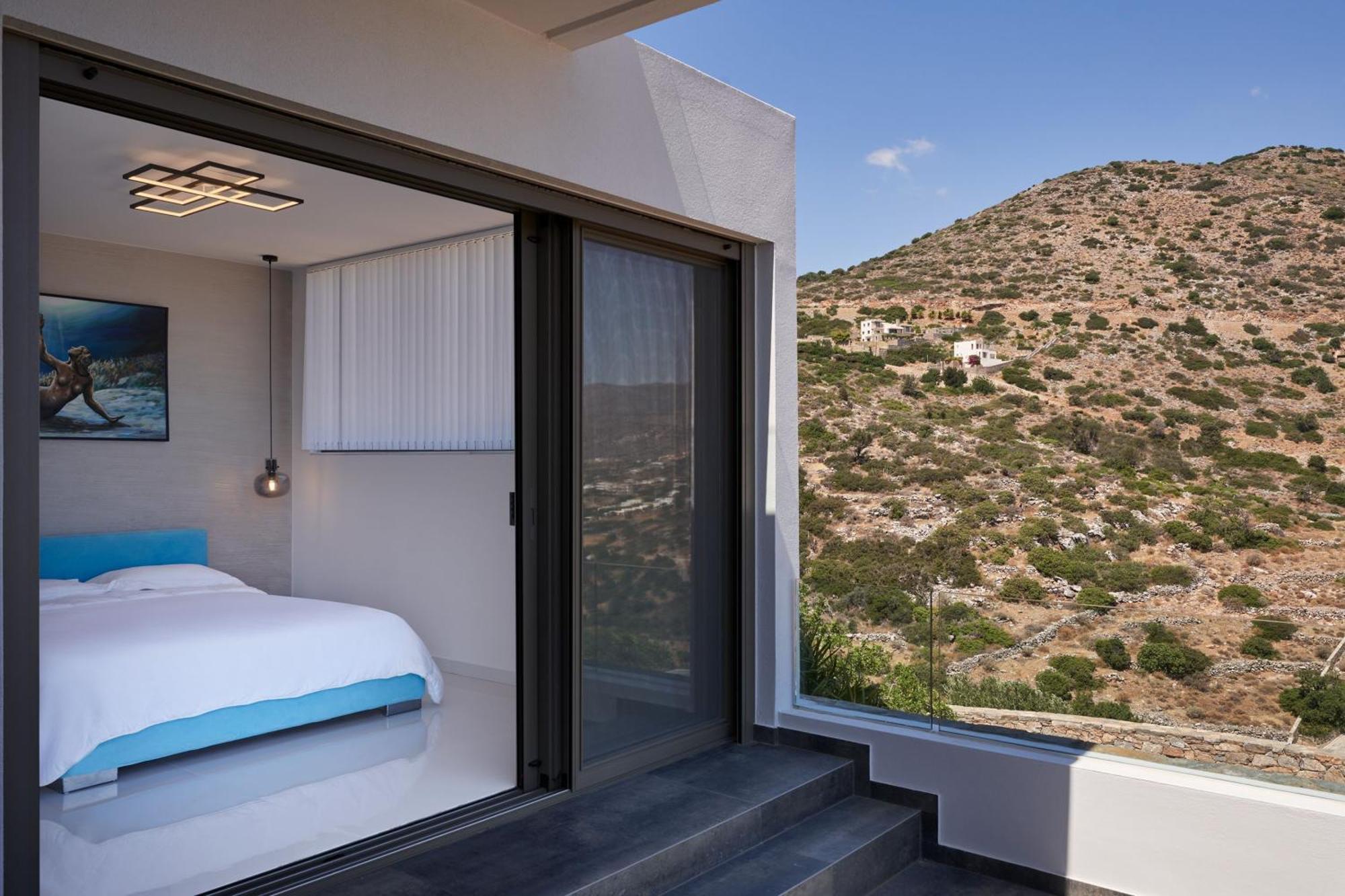 Elounda Black Pearl *