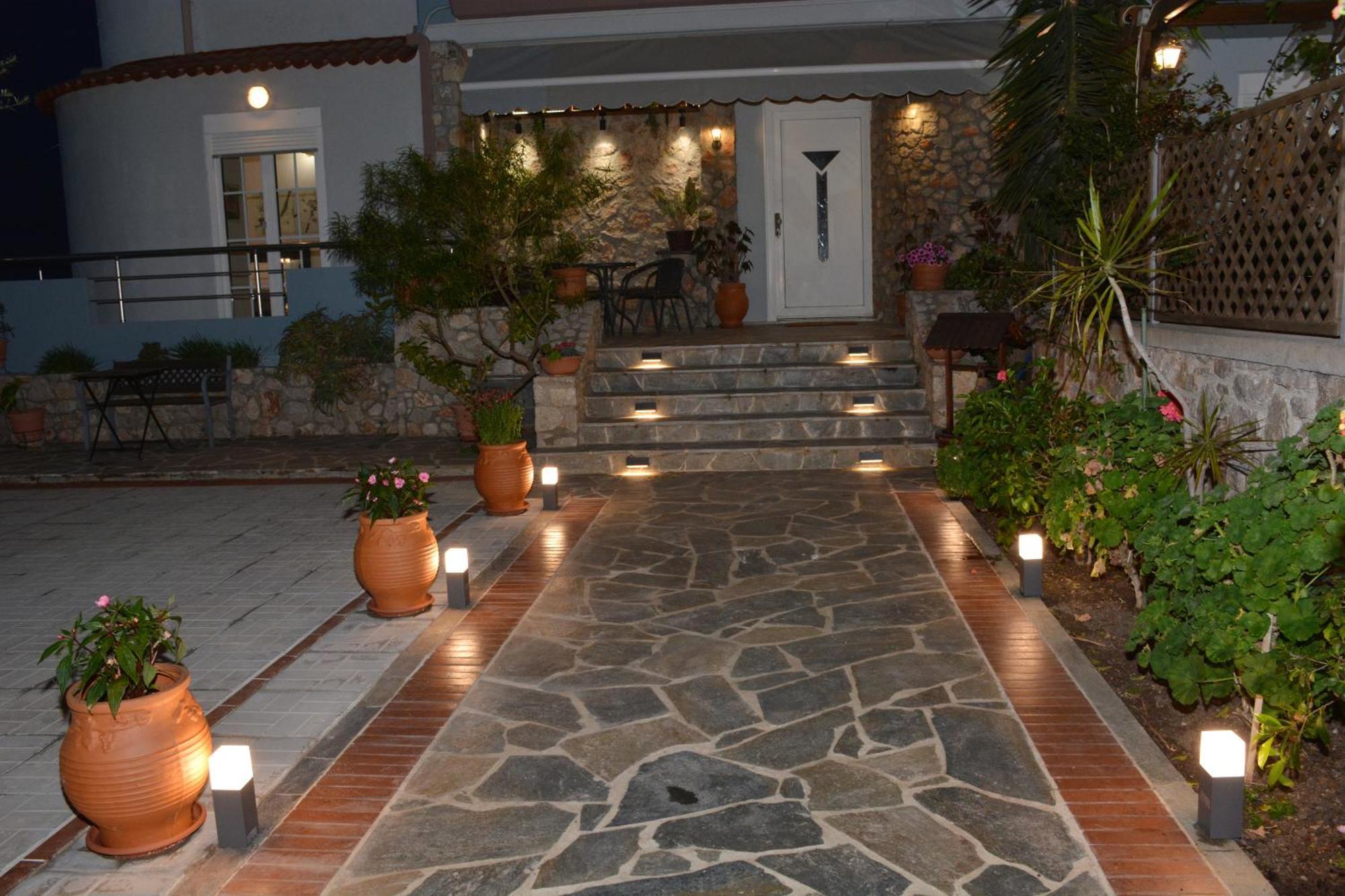 Villa Athina's With Heated Pool *