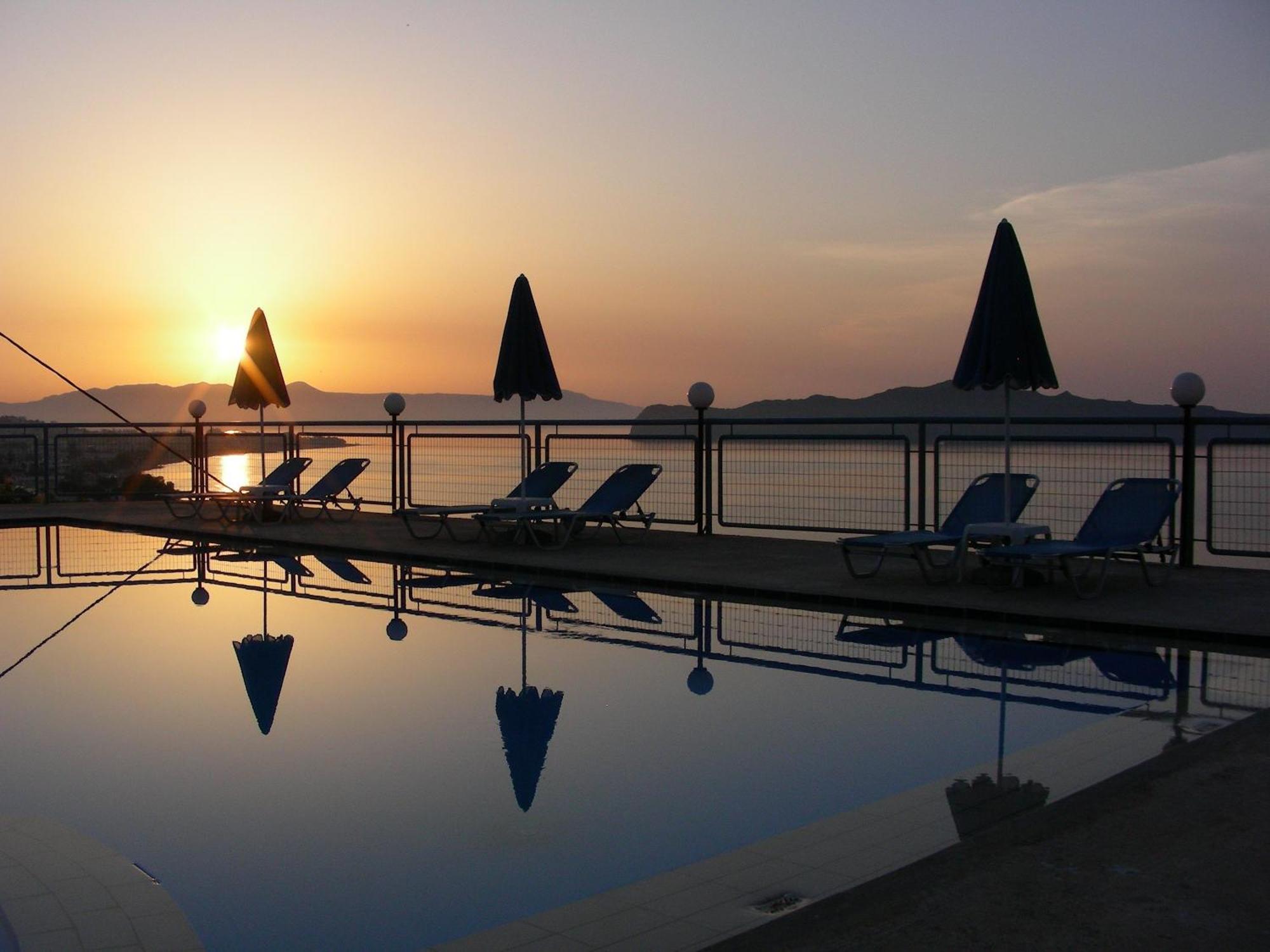 Hotel Renieris Stalos