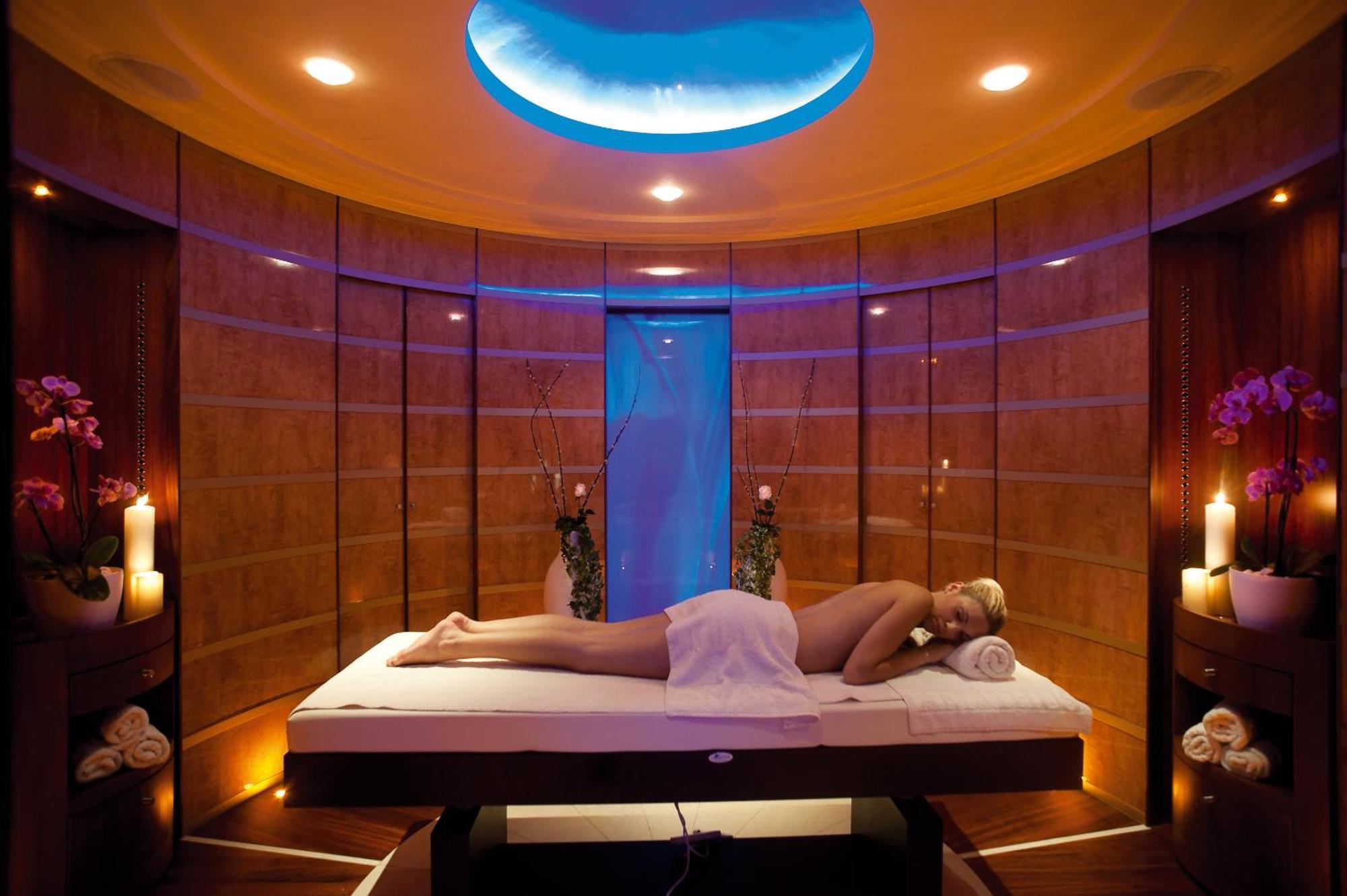 Hotel Amus & 5*