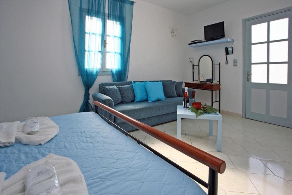 Xenones Lindos (Rhodes)