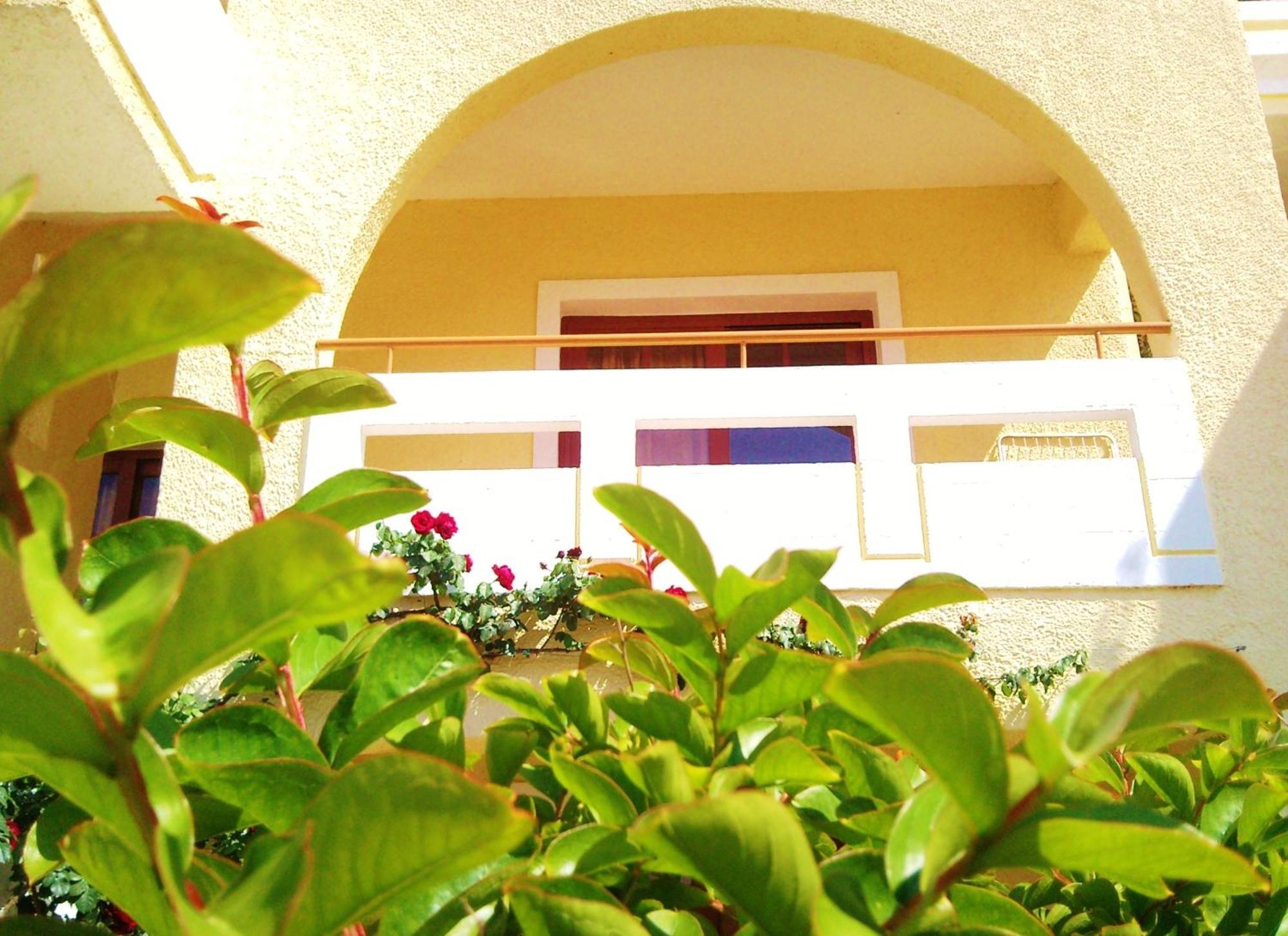Aparthotel Agrimia 2*