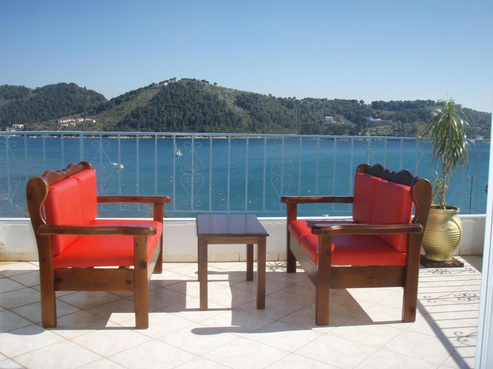 Guest house Agnantema Portside 2*