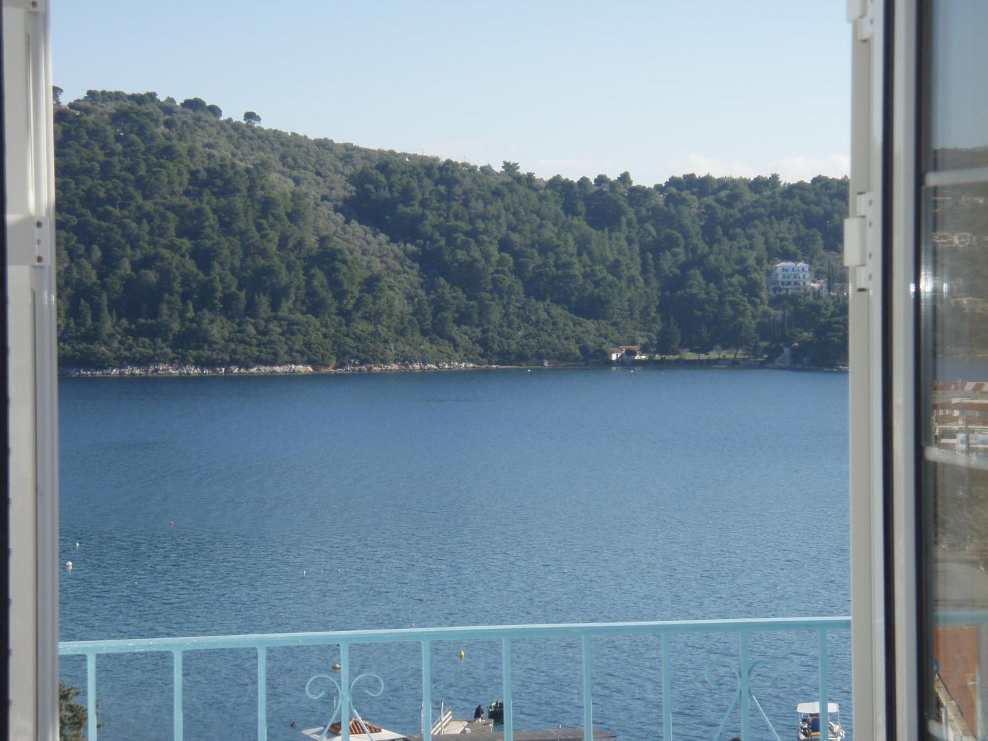 Guest house Agnantema Portside 2*