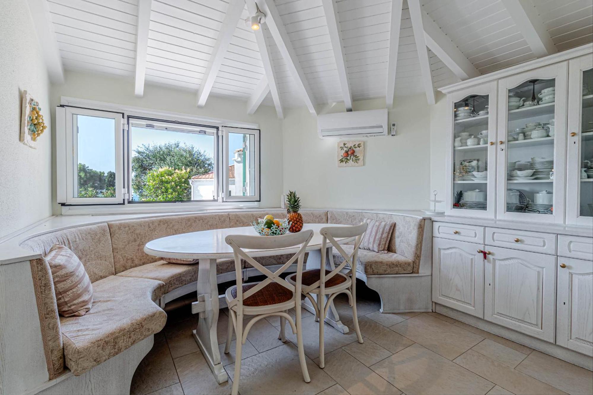 - Kouloura Villa