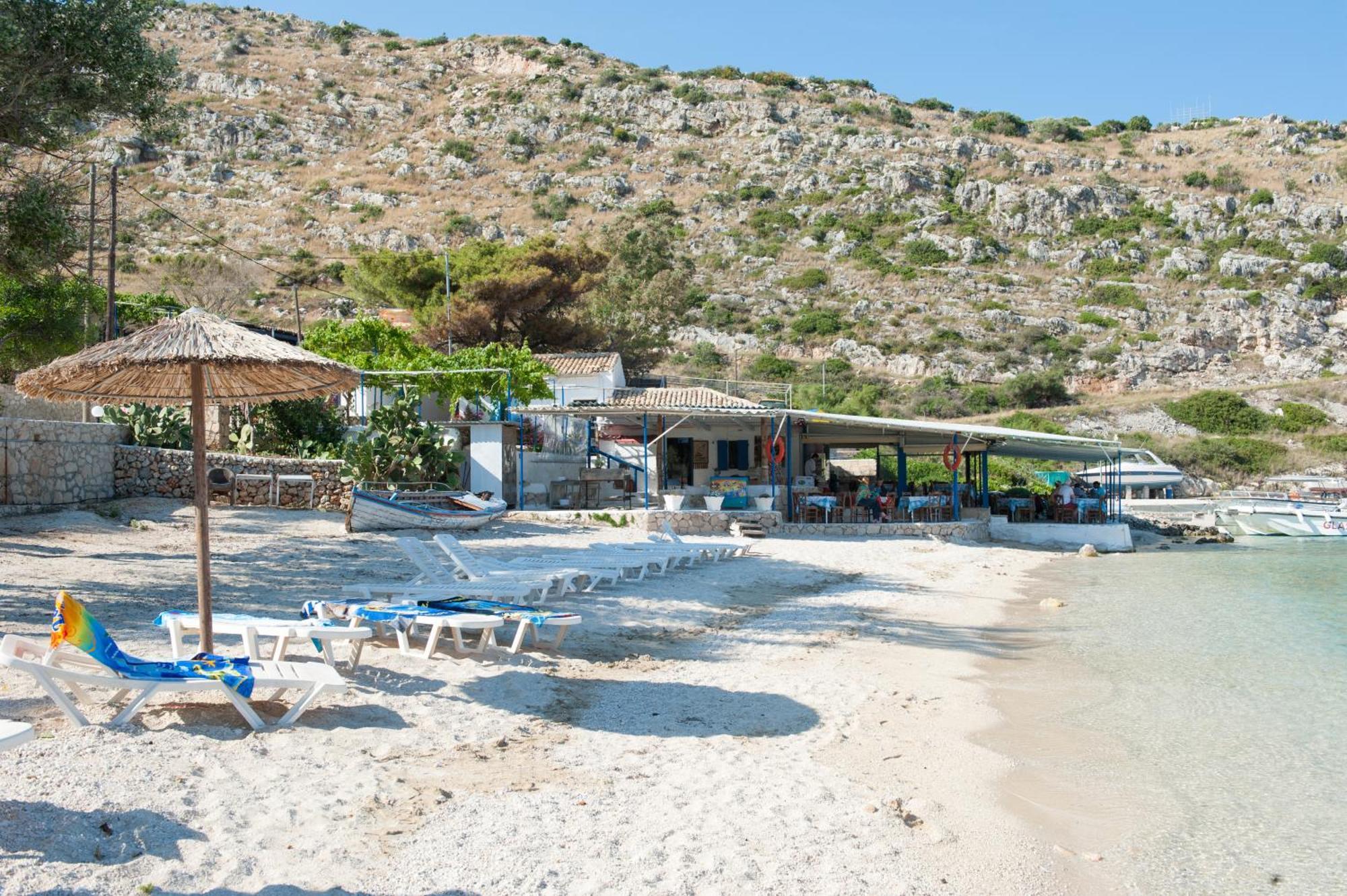 La Grotta 2*
