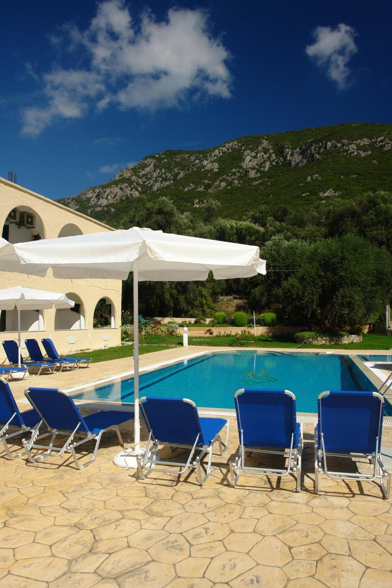 Prasoudopetra * Agios Matthaios (Corfu)