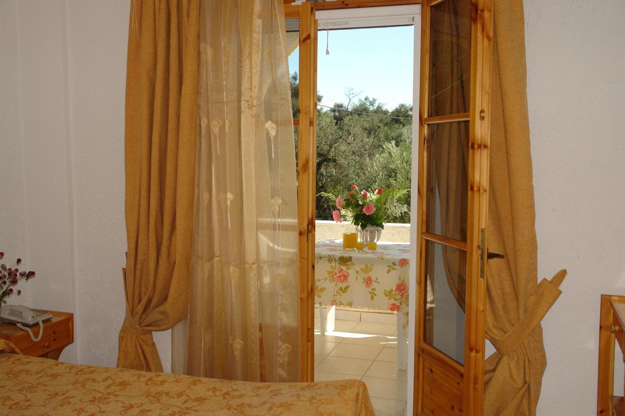 Prasoudopetra Aparthotel