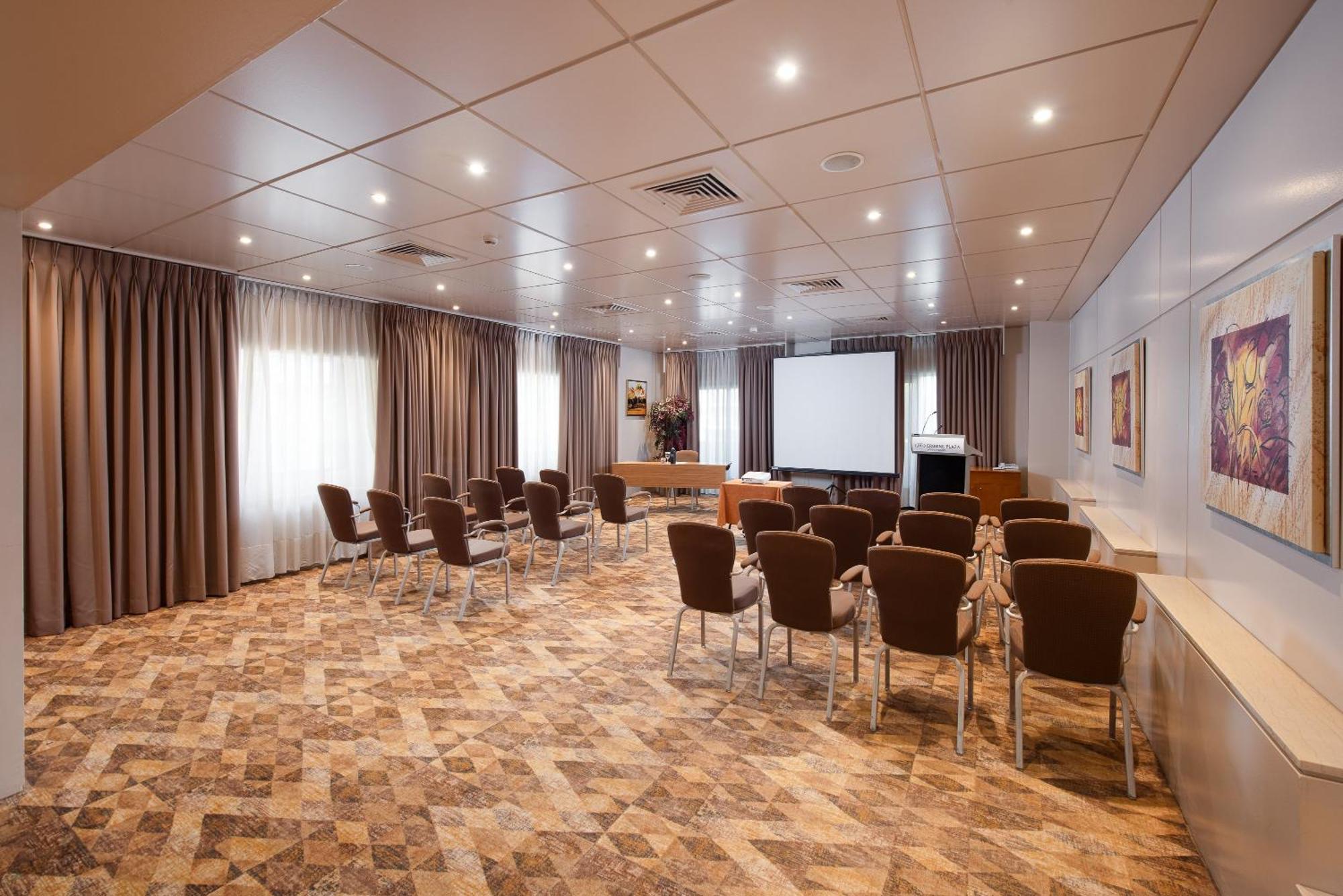Crowne Plaza Centre By Ihg Hotel 5*