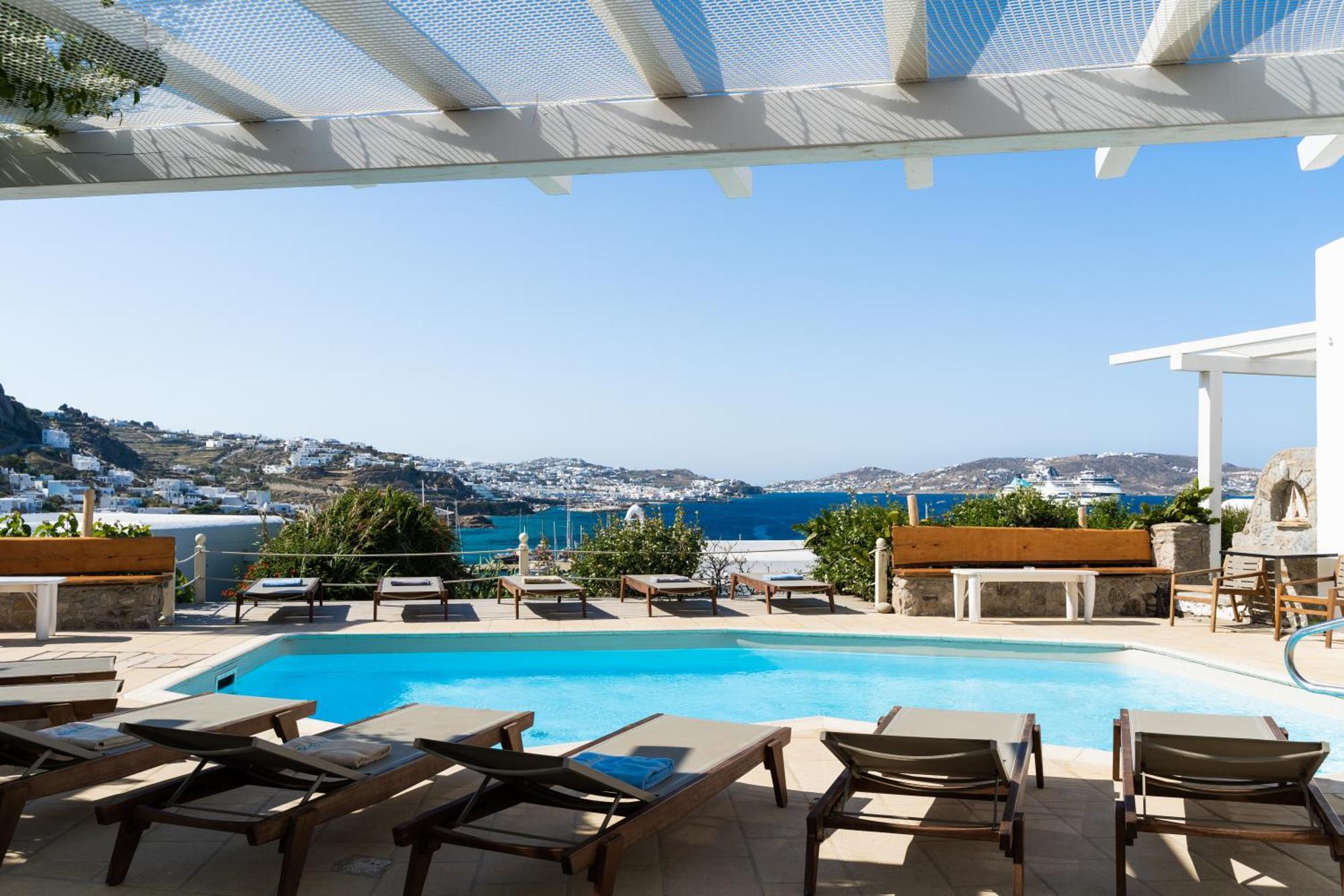 Rhenia Hotel 4*