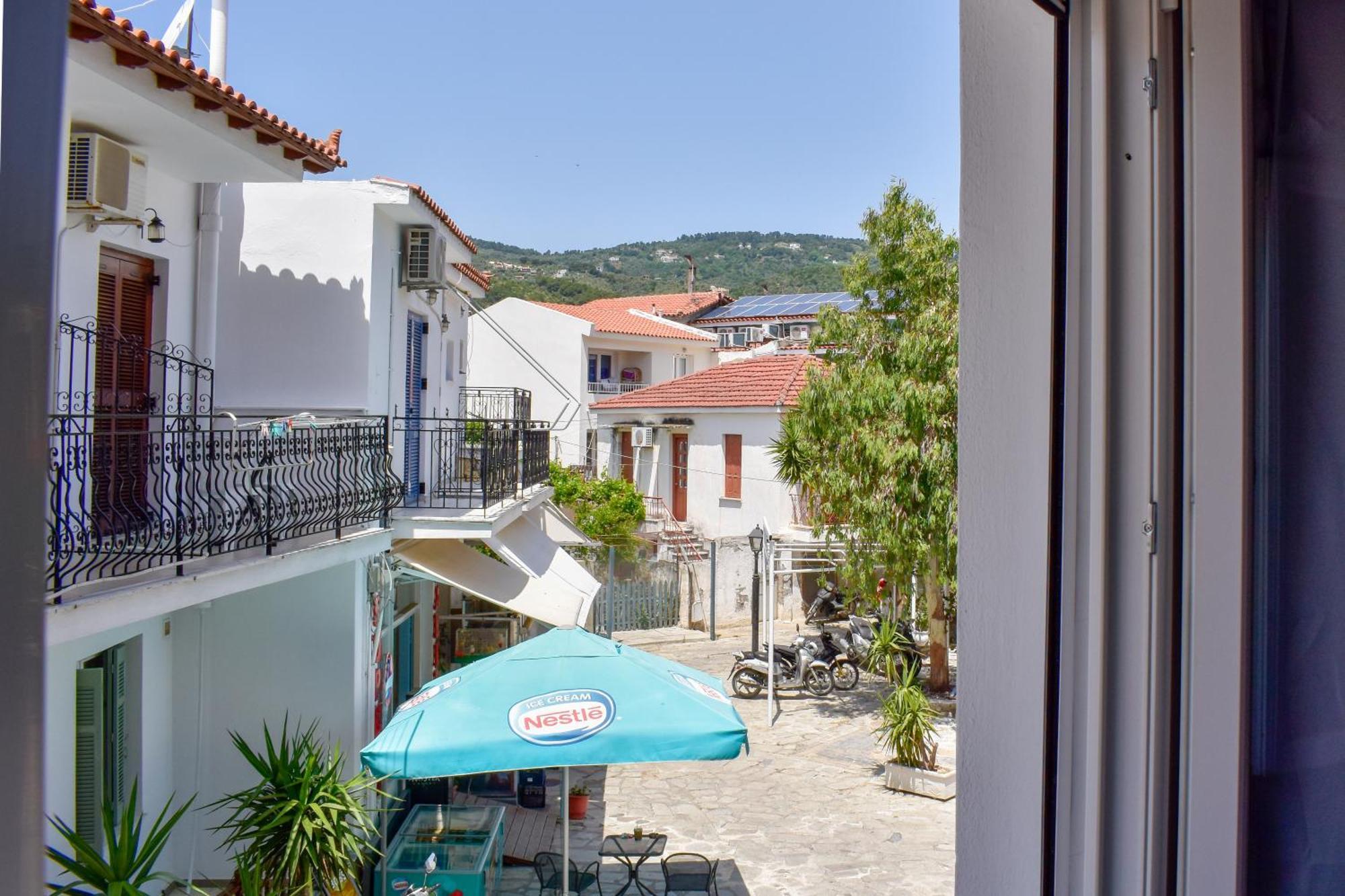 Entelia Hotel 3*