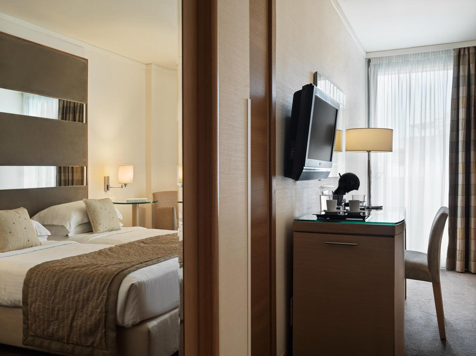 Galaxy 5* Heraklion (Crete)