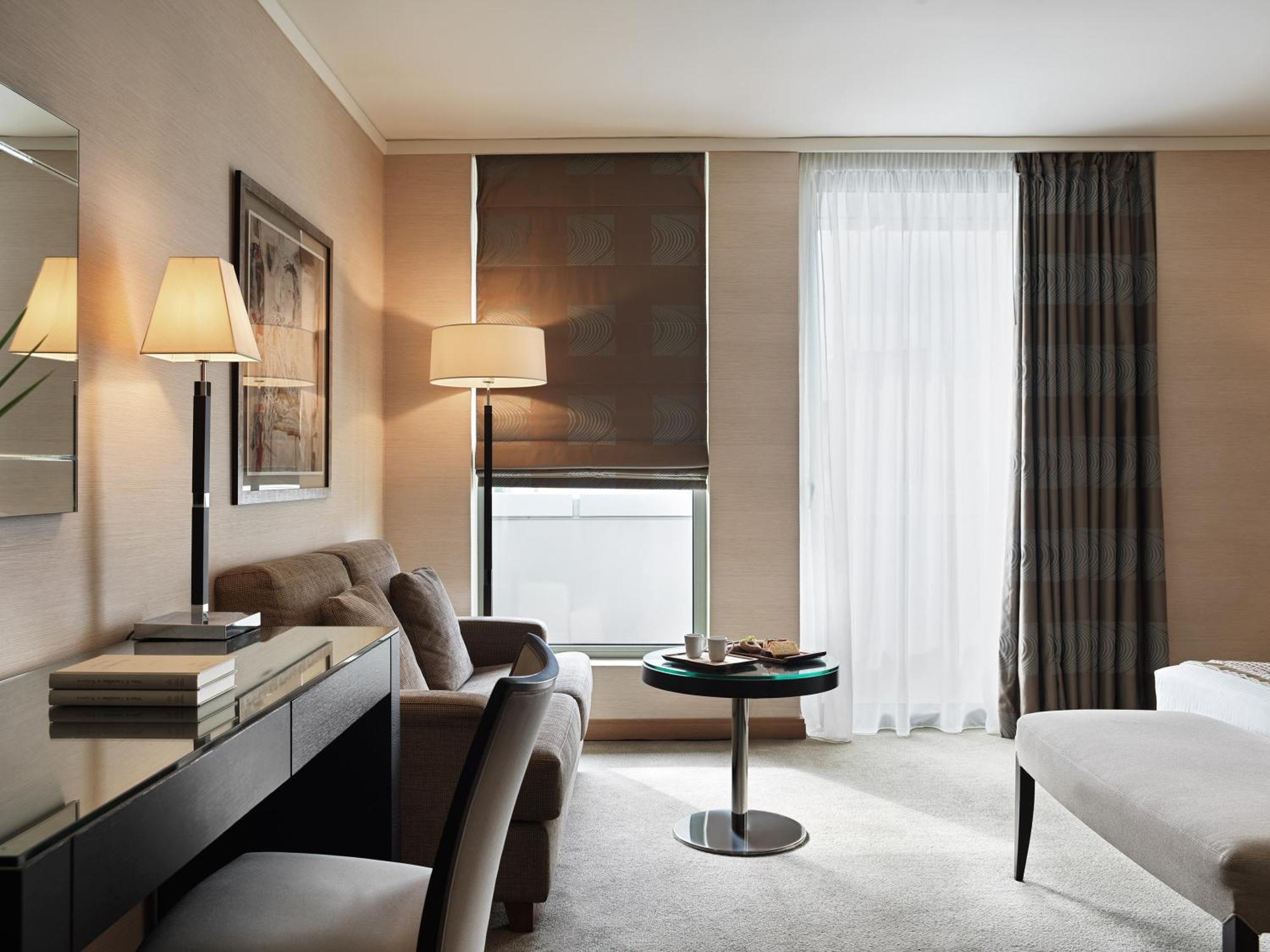 Galaxy Hotel 5*