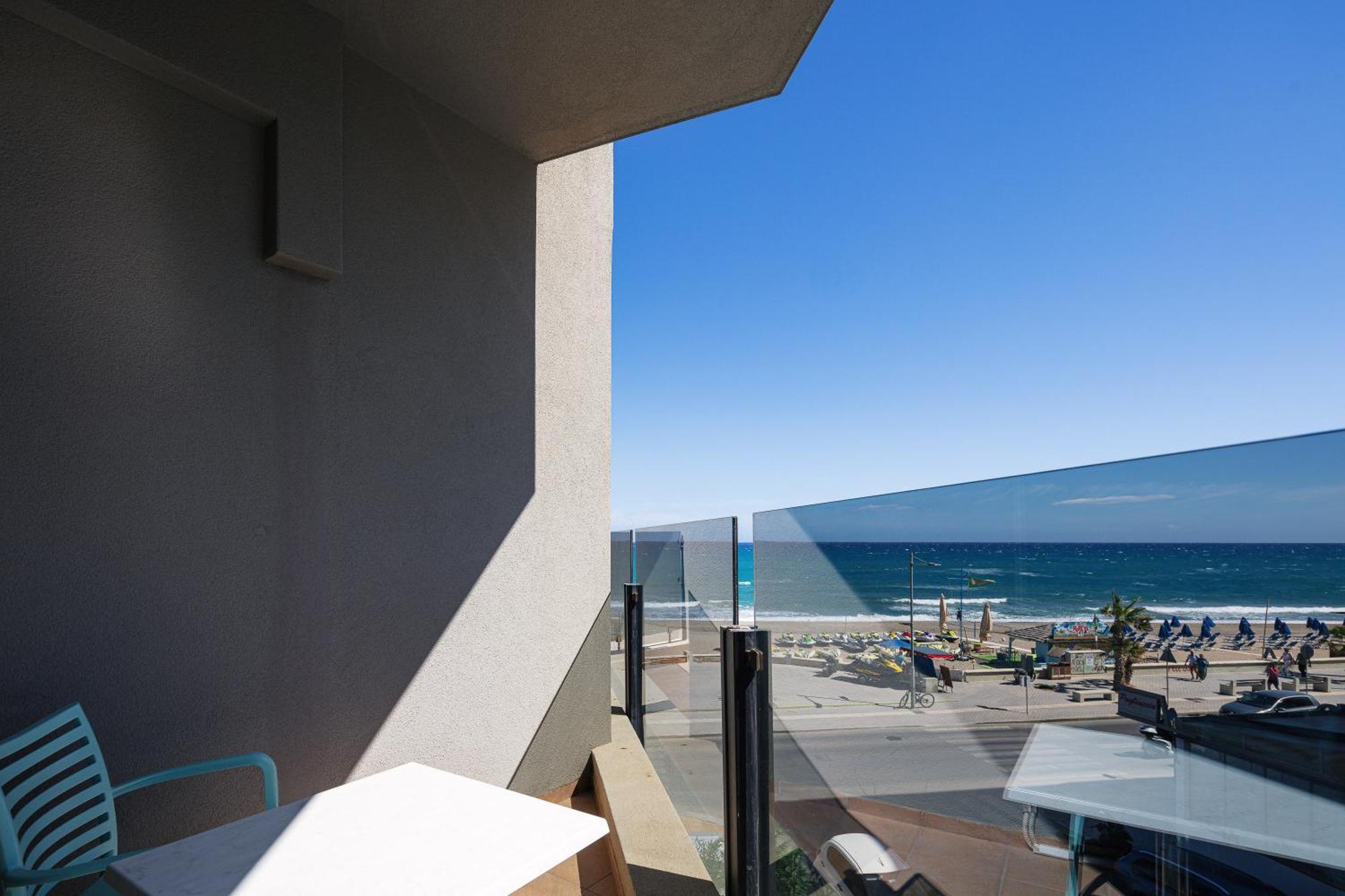 Steris Elegant & Aparthotel 3*