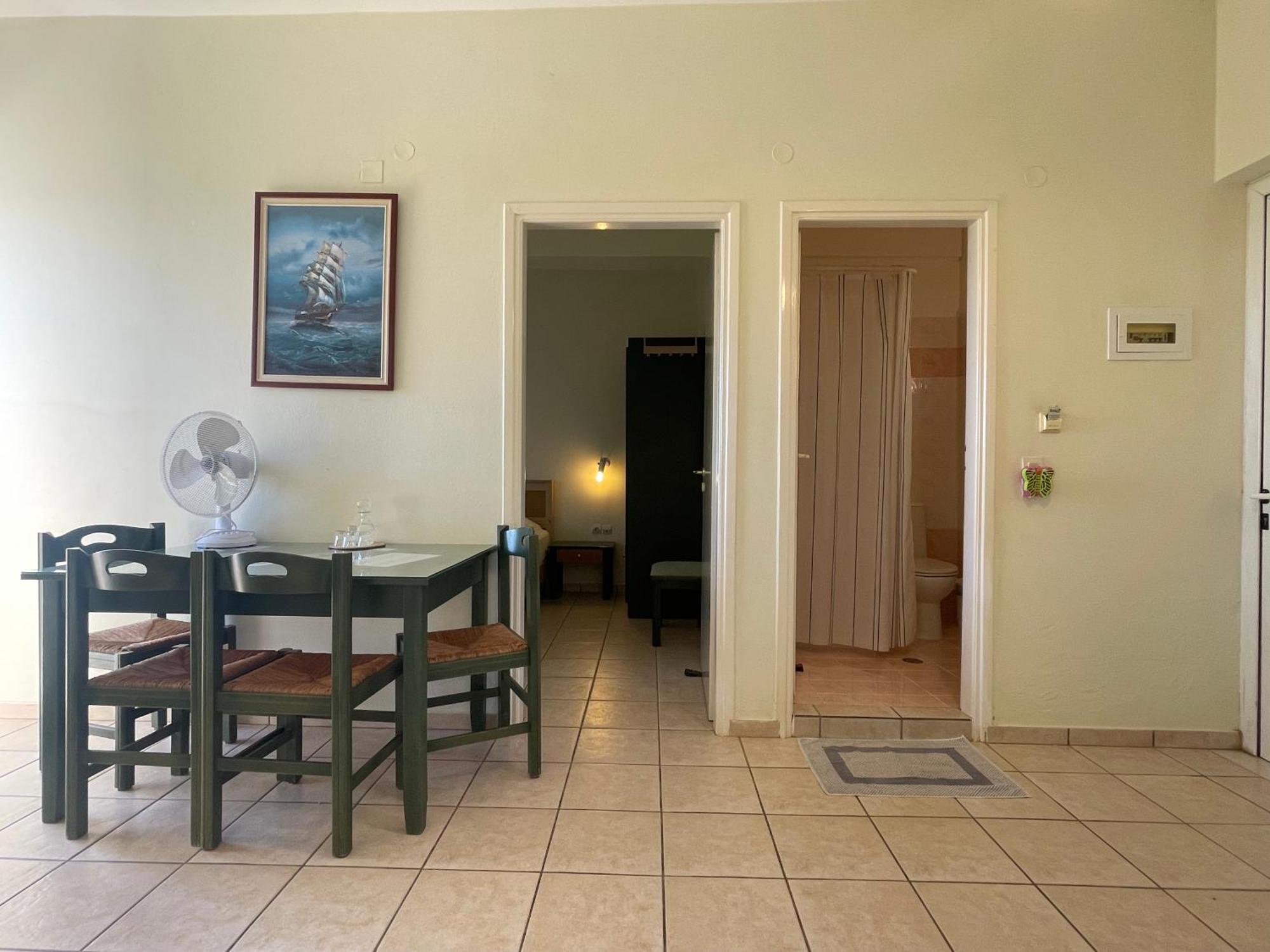Captain Tom Apartment