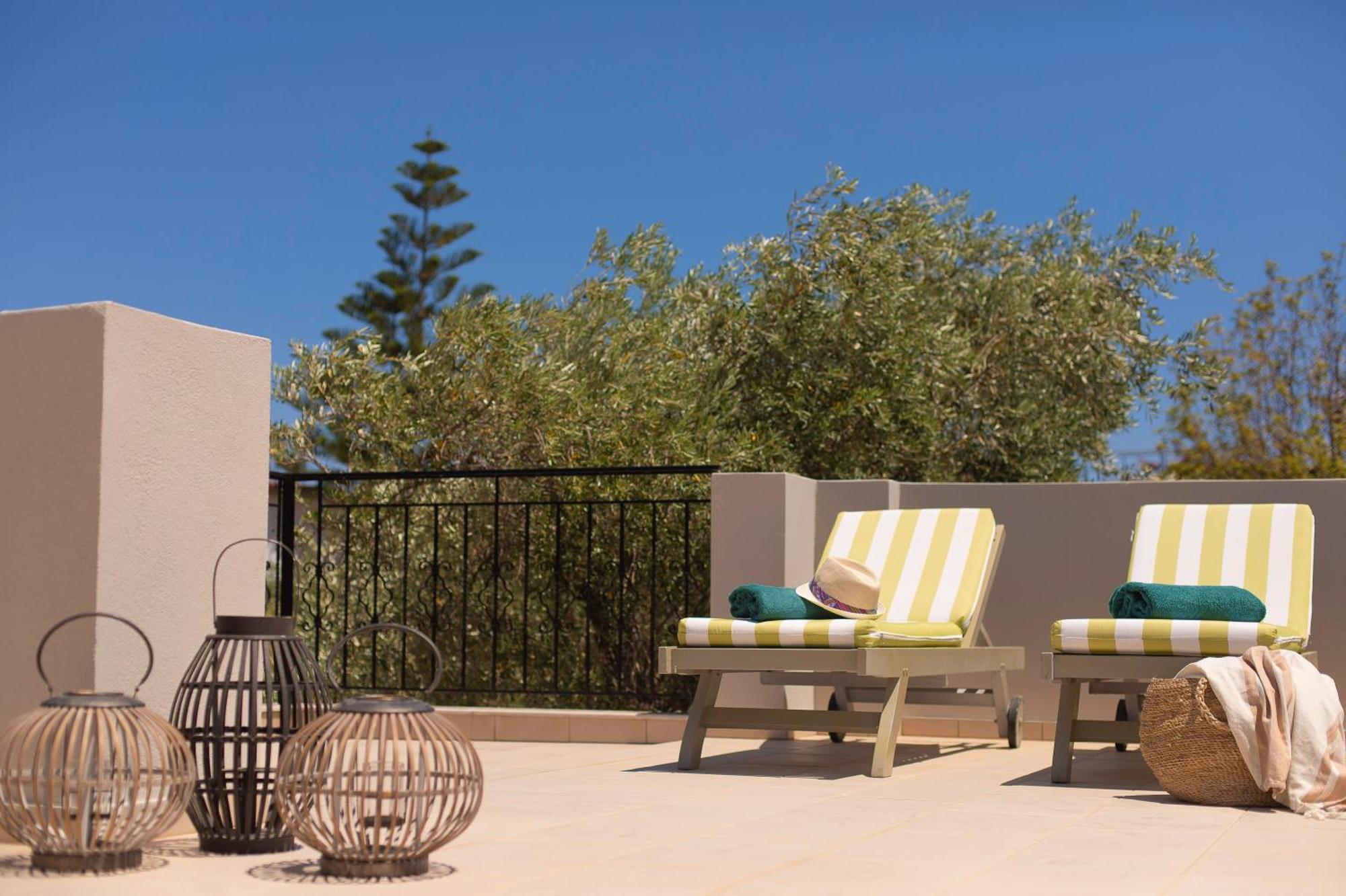 Avaton Hotel, Philian & Hotel