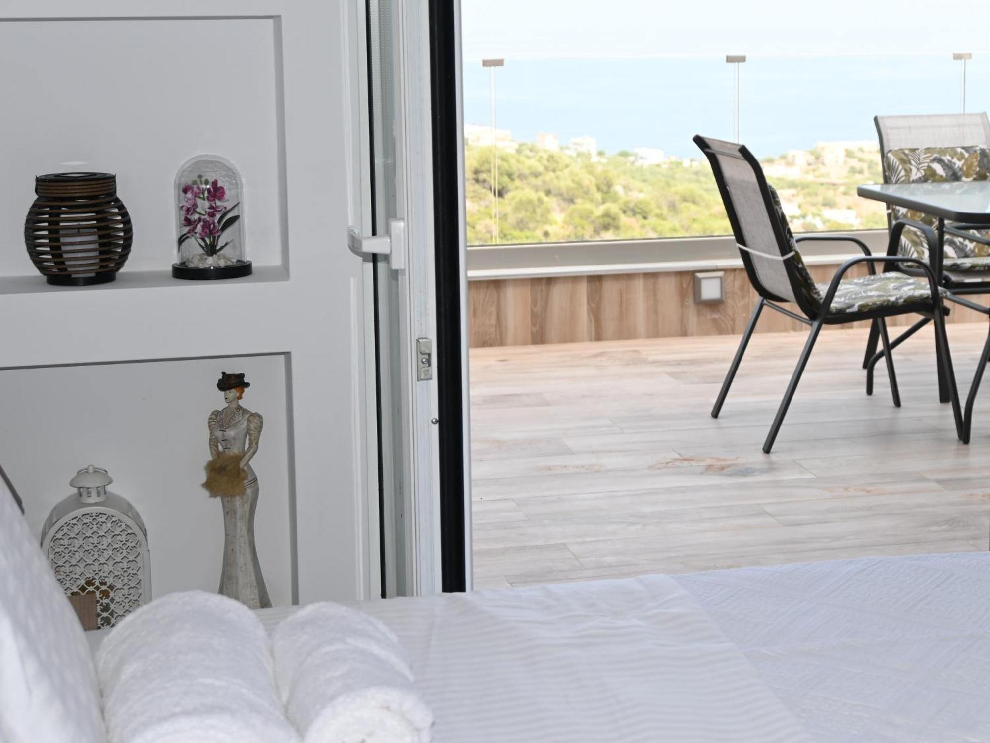 Sea View Villa *