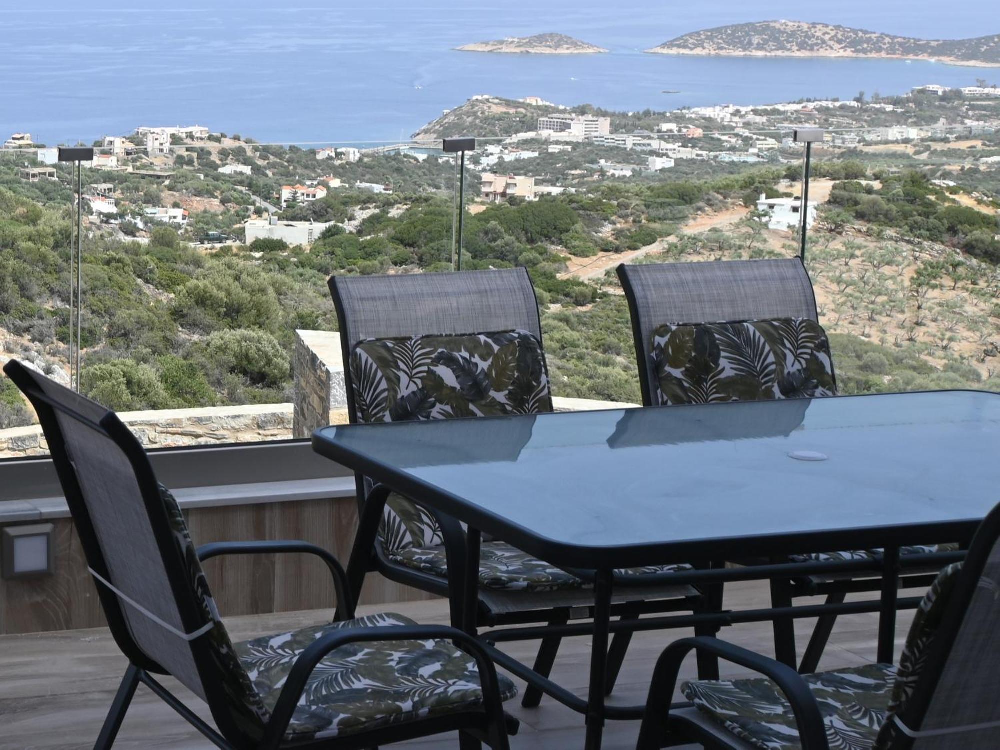 Sea View Villa *