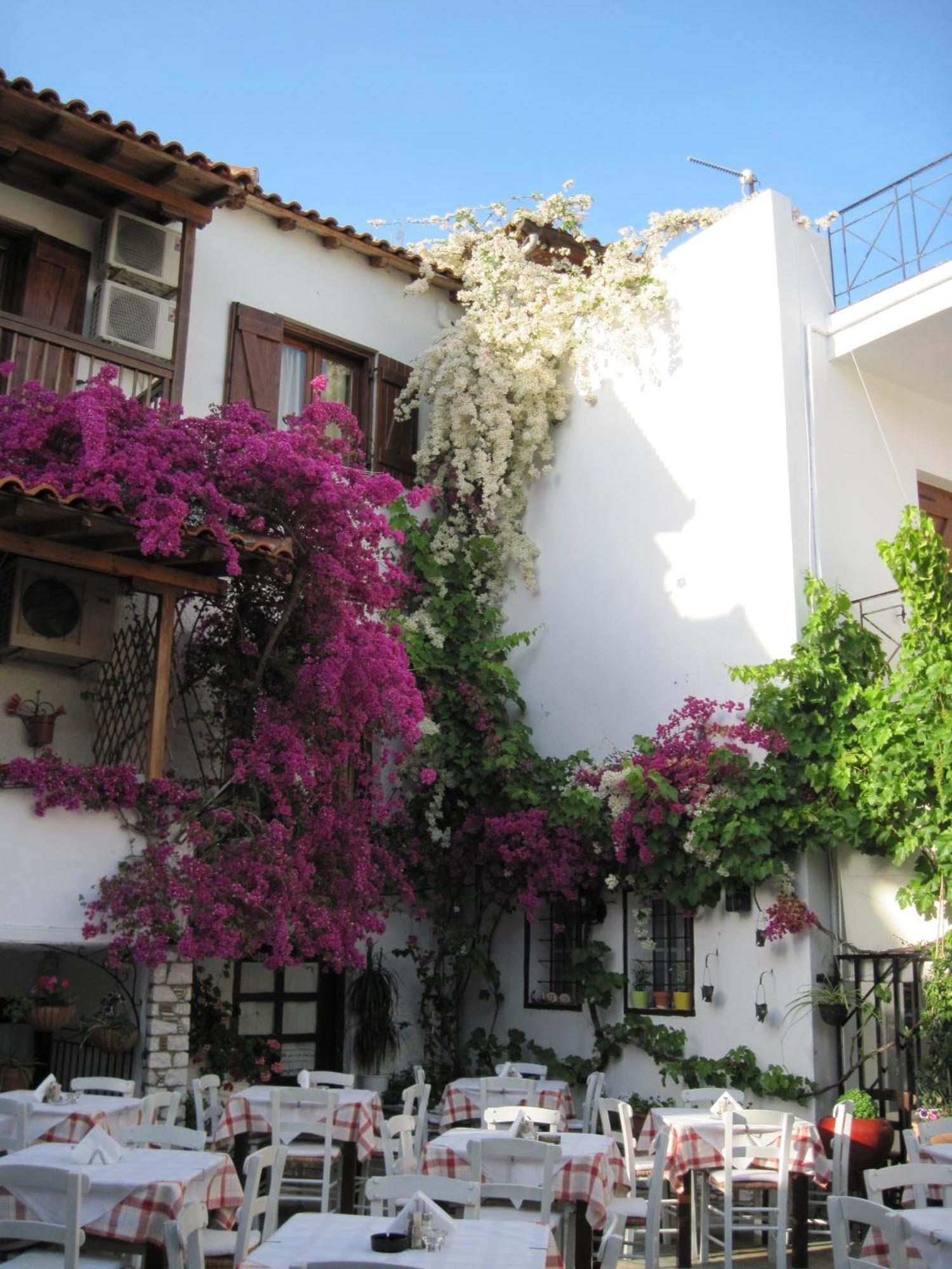Mouria Hotel Skiathos Town