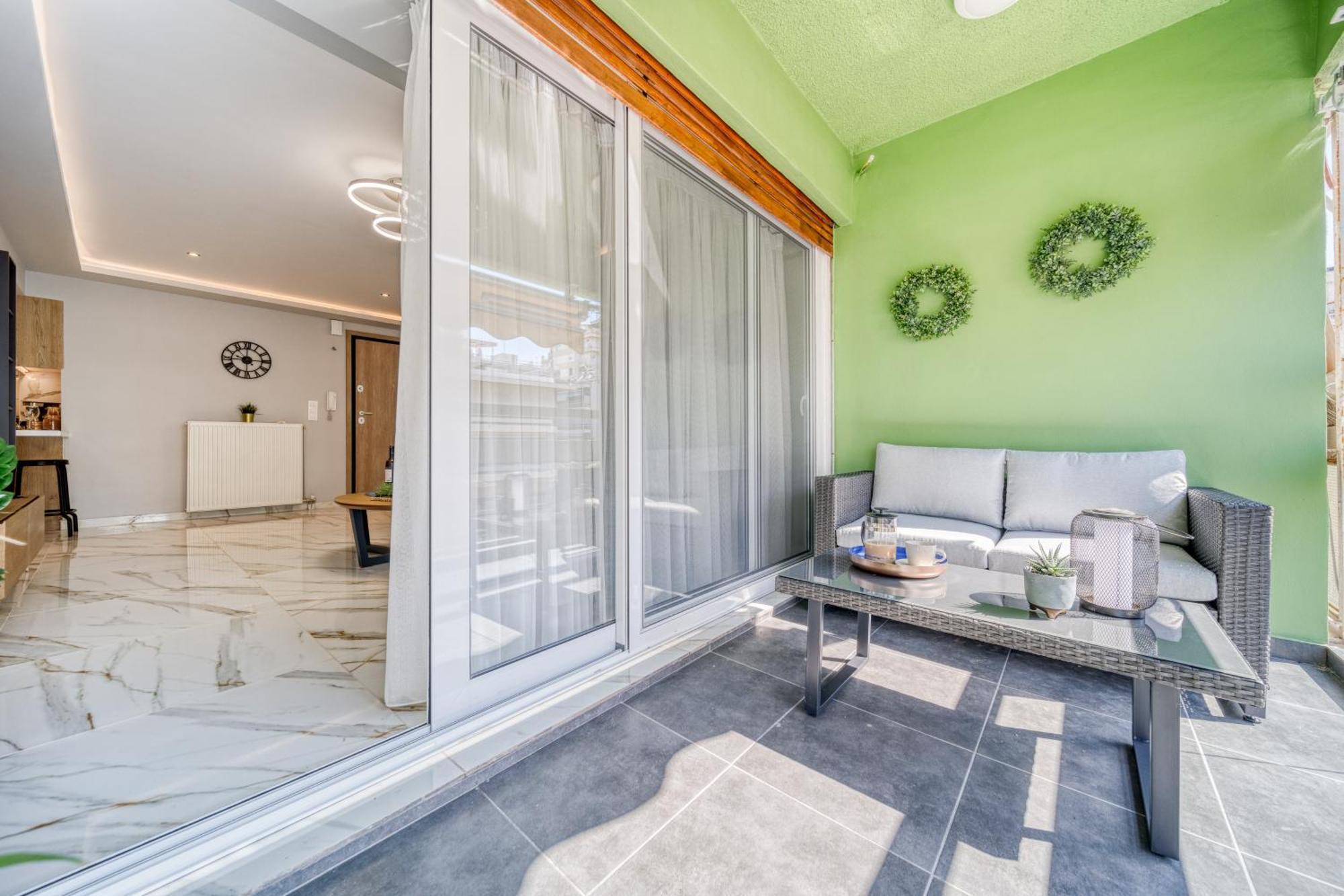 Riviera, Seaview, Beachfront, Lux On Starbucks Building Apartment