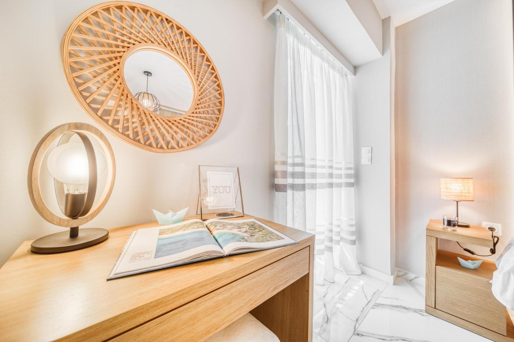 Riviera, Seaview, Beachfront, Lux On Starbucks Building Apartment *